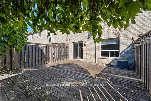 Photo 28 of 24 Whitefish Crescent, Hamilton, Lakeshore — HOMEH