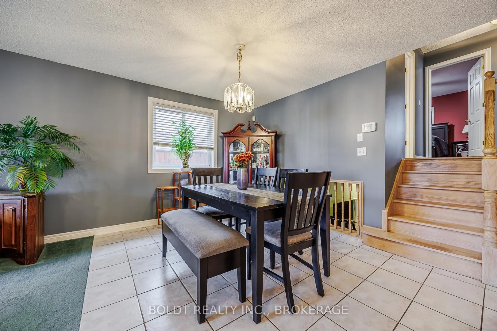 Photo 7 of 84 Confederation Avenue, Thorold, Confederation Heights — HOMEH