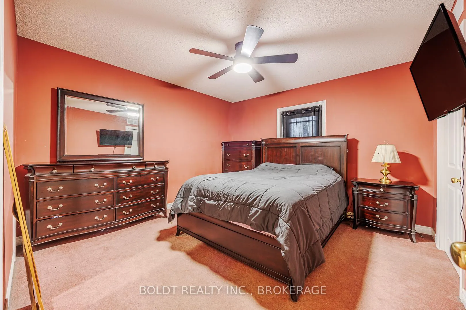 Photo 10 of 84 Confederation Avenue, Thorold, Confederation Heights — HOMEH