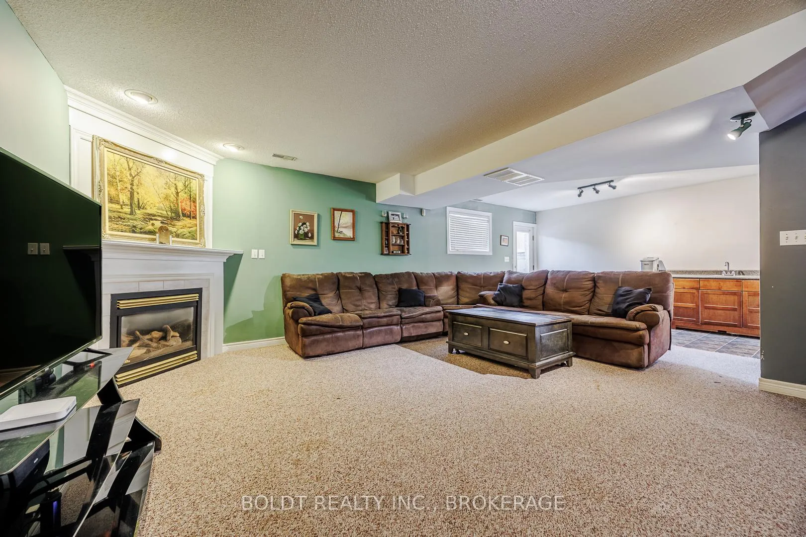 Photo 13 of 84 Confederation Avenue, Thorold, Confederation Heights — HOMEH