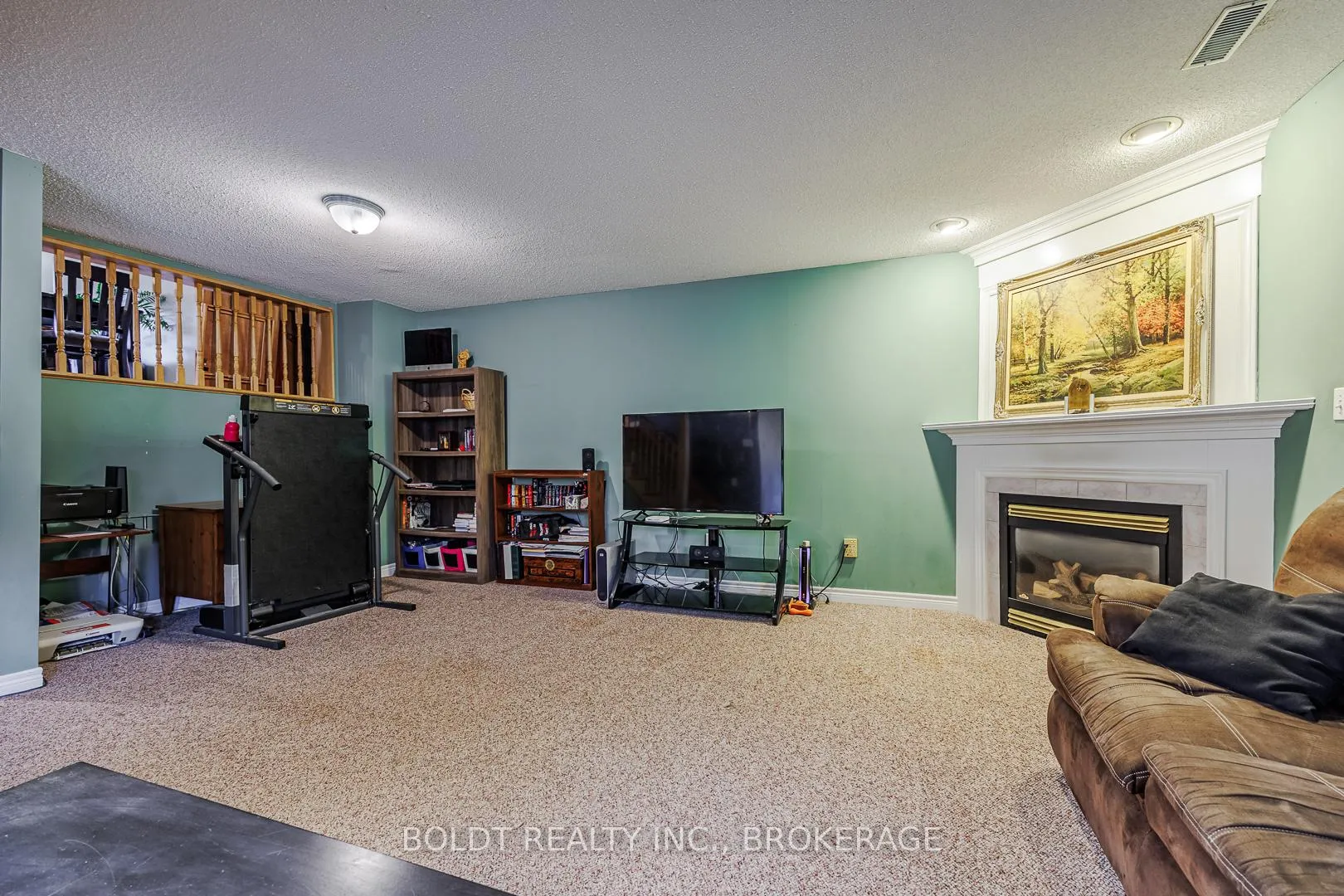 Photo 14 of 84 Confederation Avenue, Thorold, Confederation Heights — HOMEH