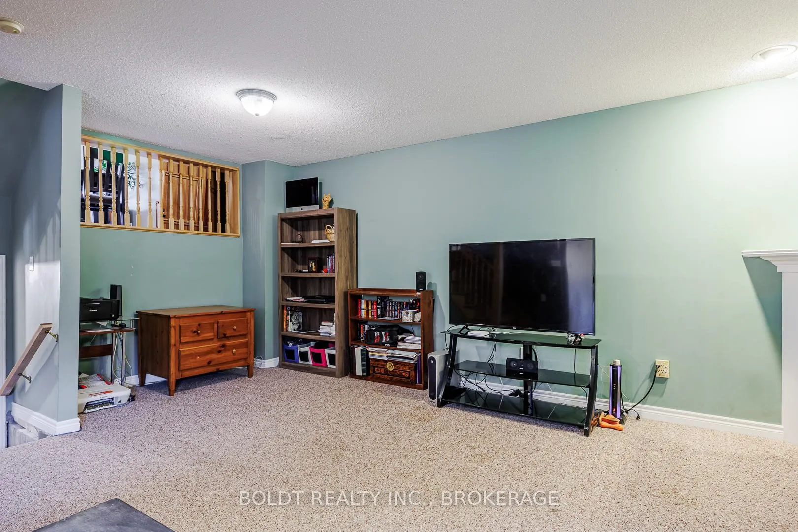 Photo 15 of 84 Confederation Avenue, Thorold, Confederation Heights — HOMEH