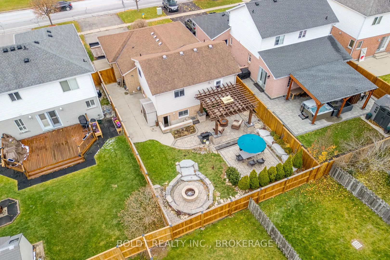 Photo 22 of 84 Confederation Avenue, Thorold, Confederation Heights — HOMEH