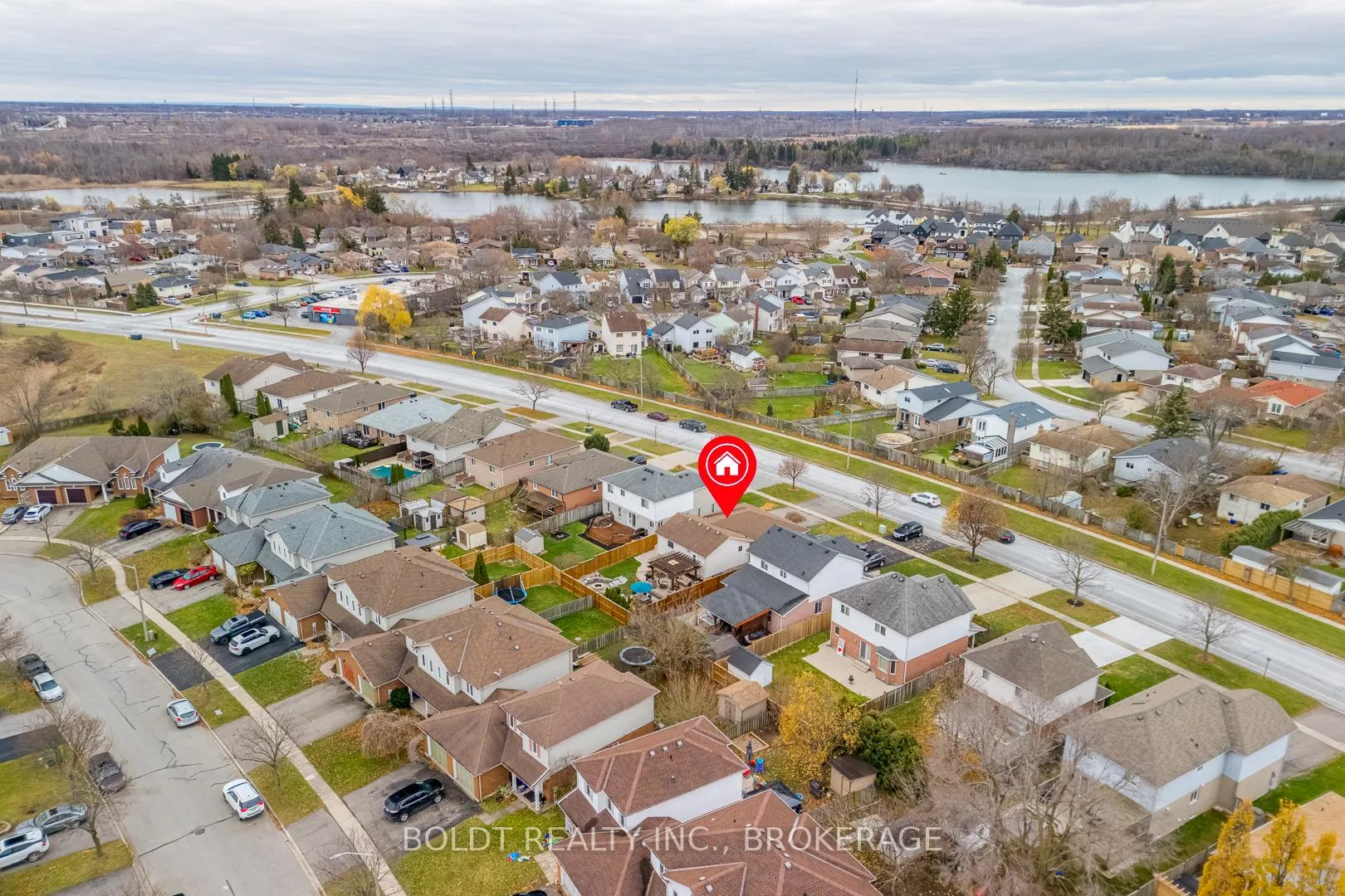 Photo 25 of 84 Confederation Avenue, Thorold, Confederation Heights — HOMEH