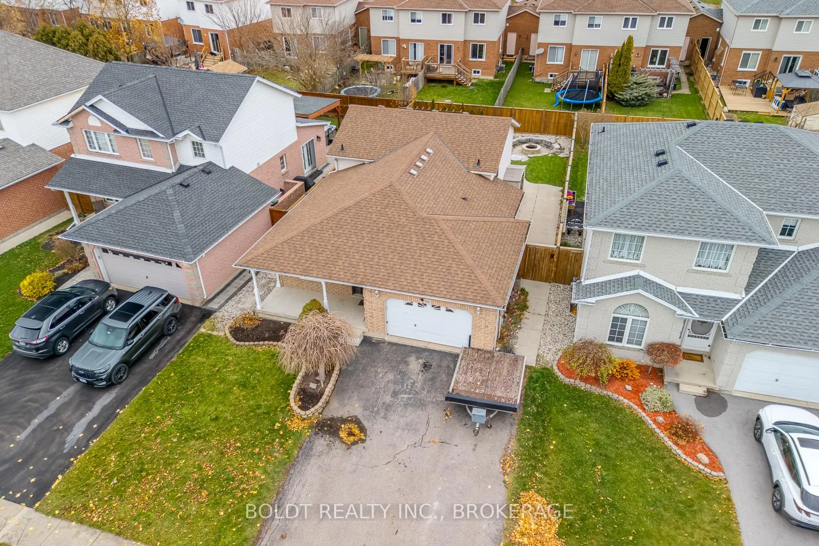 Photo 27 of 84 Confederation Avenue, Thorold, Confederation Heights — HOMEH