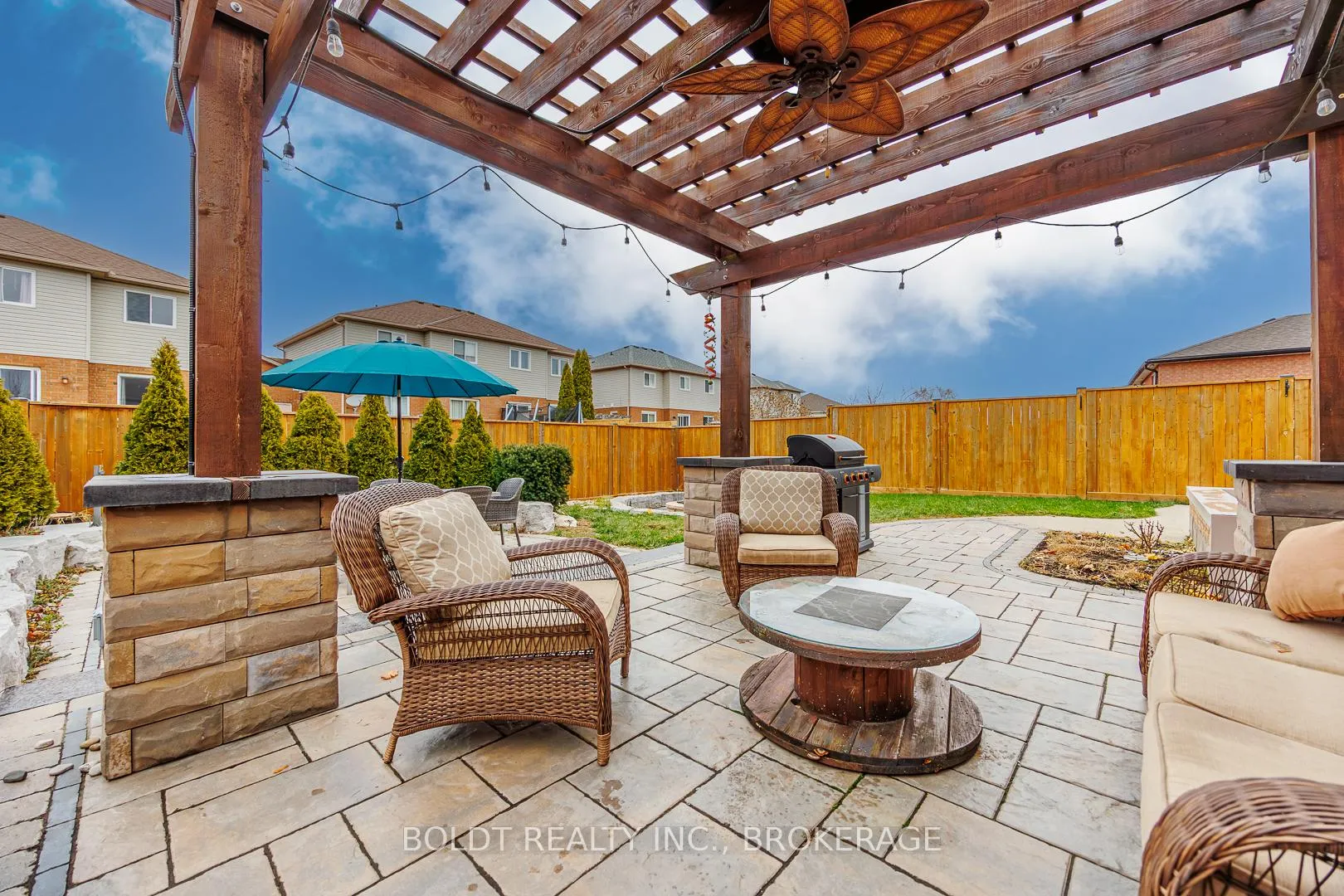 Photo 32 of 84 Confederation Avenue, Thorold, Confederation Heights — HOMEH