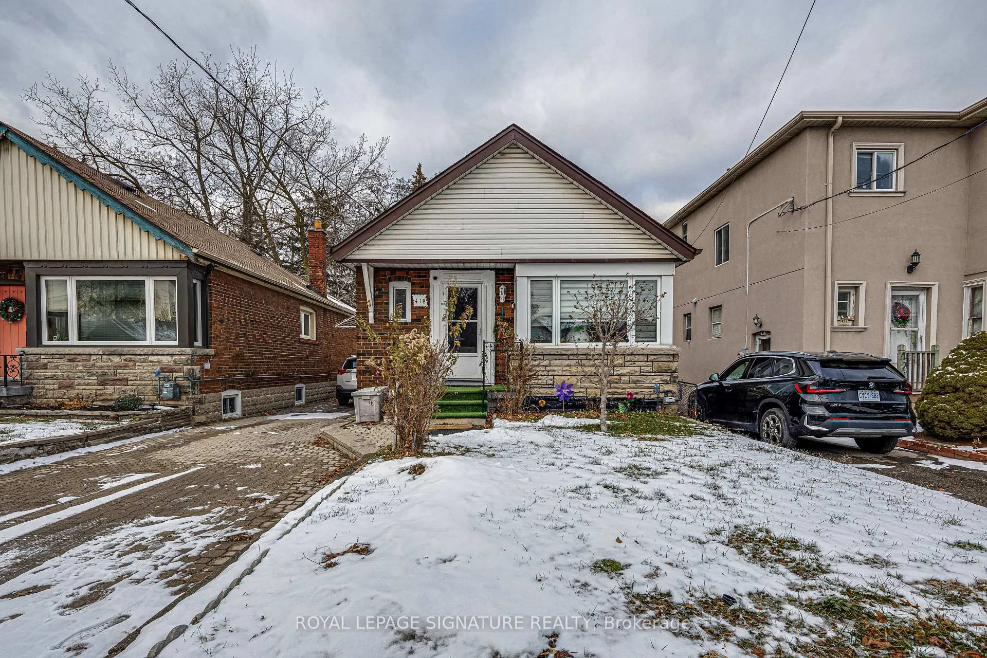 Photo 2 of 418 O' Connor Drive, Toronto, East York — HOMEH