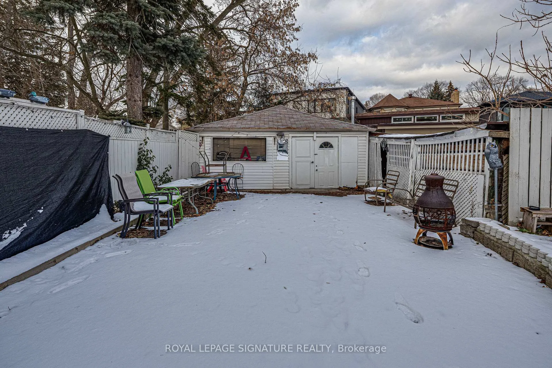 Photo 4 of 418 O' Connor Drive, Toronto, East York — HOMEH
