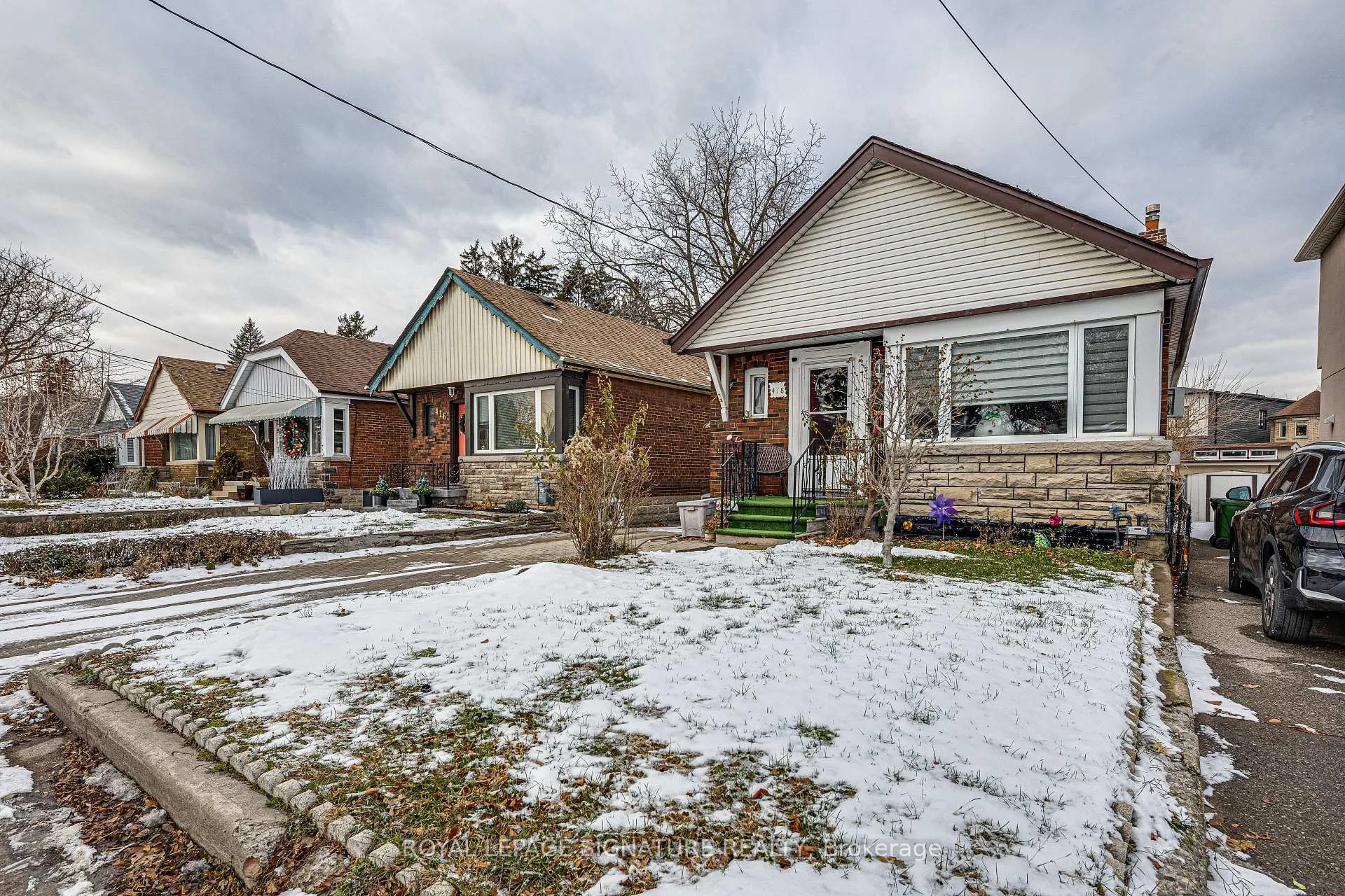 Photo 5 of 418 O' Connor Drive, Toronto, East York — HOMEH
