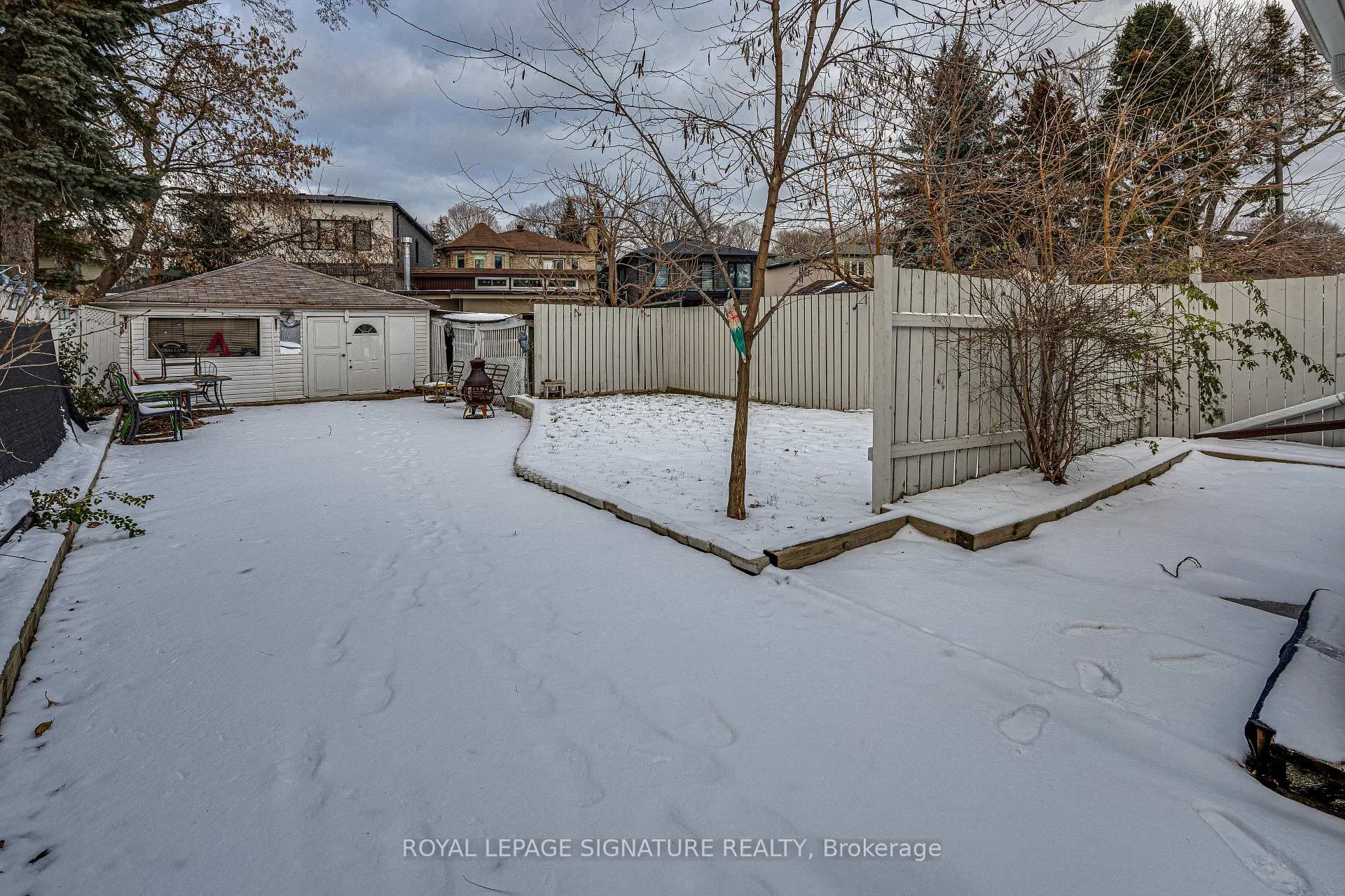 Photo 7 of 418 O' Connor Drive, Toronto, East York — HOMEH