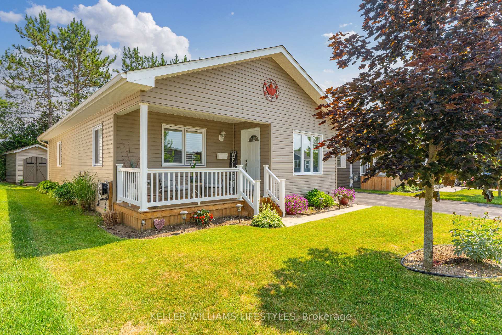 Photo 2 of 32 Bond Street, Strathroy-Caradoc, SE — HOMEH