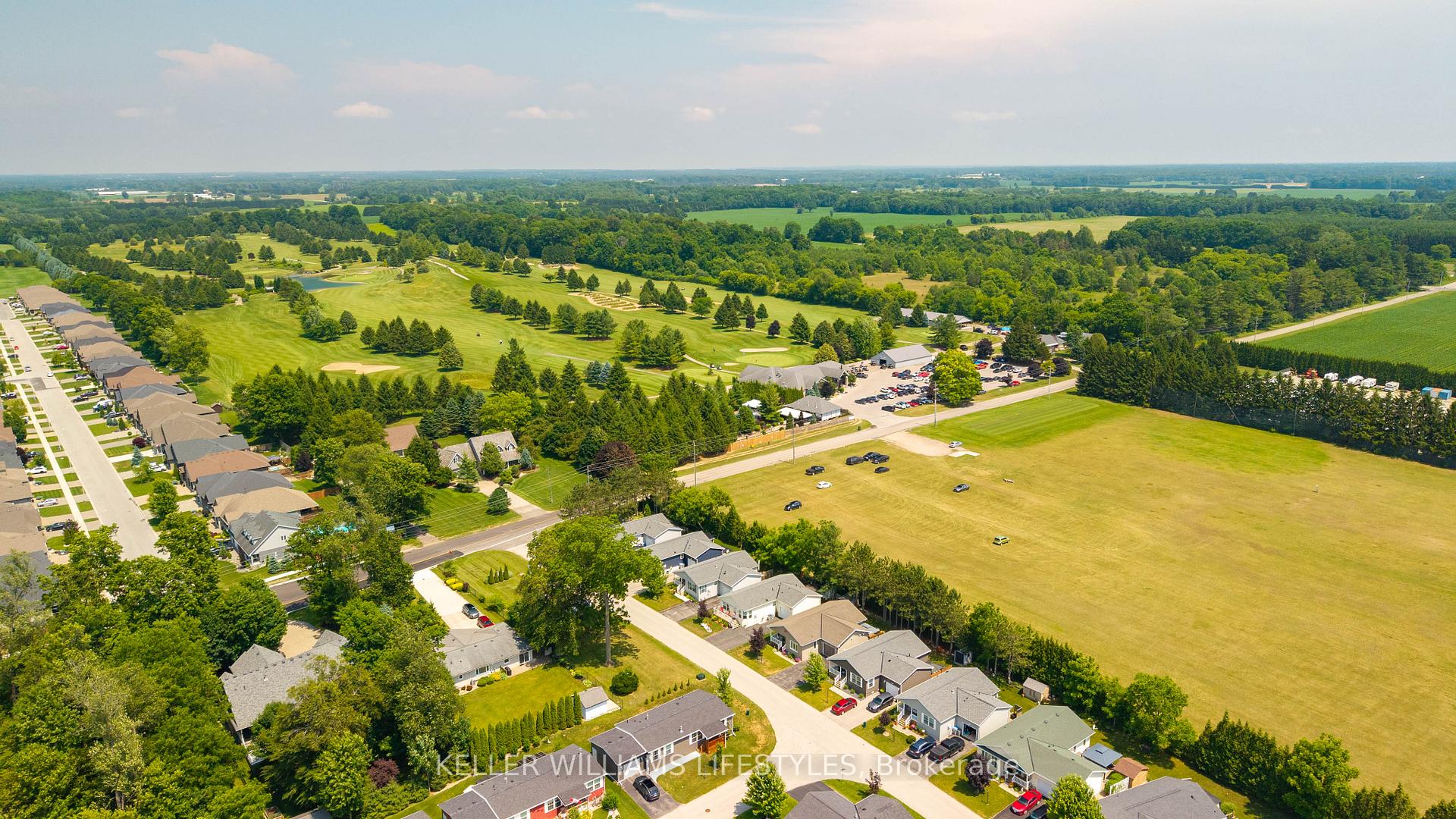 Photo 6 of 32 Bond Street, Strathroy-Caradoc, SE — HOMEH