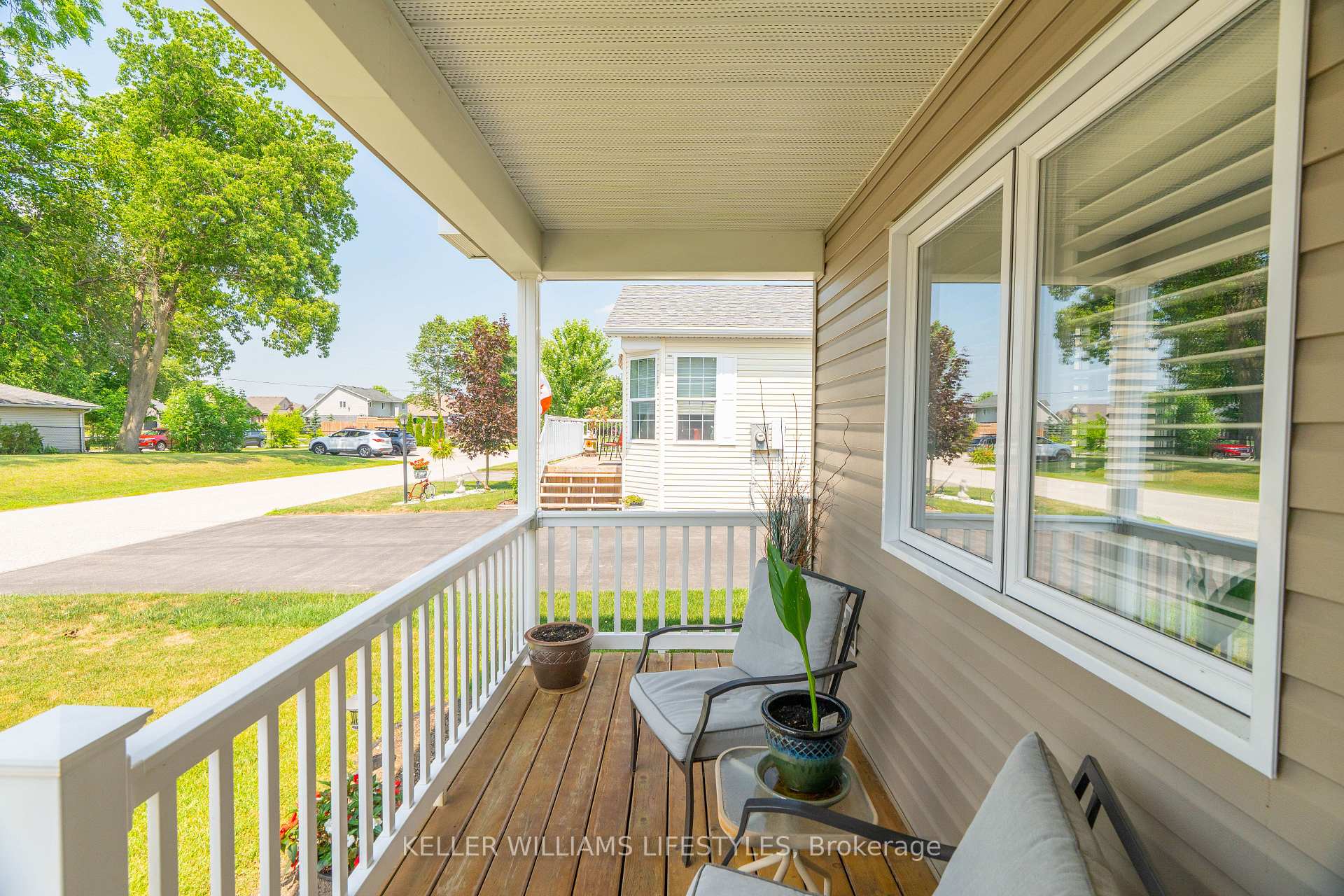 Photo 8 of 32 Bond Street, Strathroy-Caradoc, SE — HOMEH