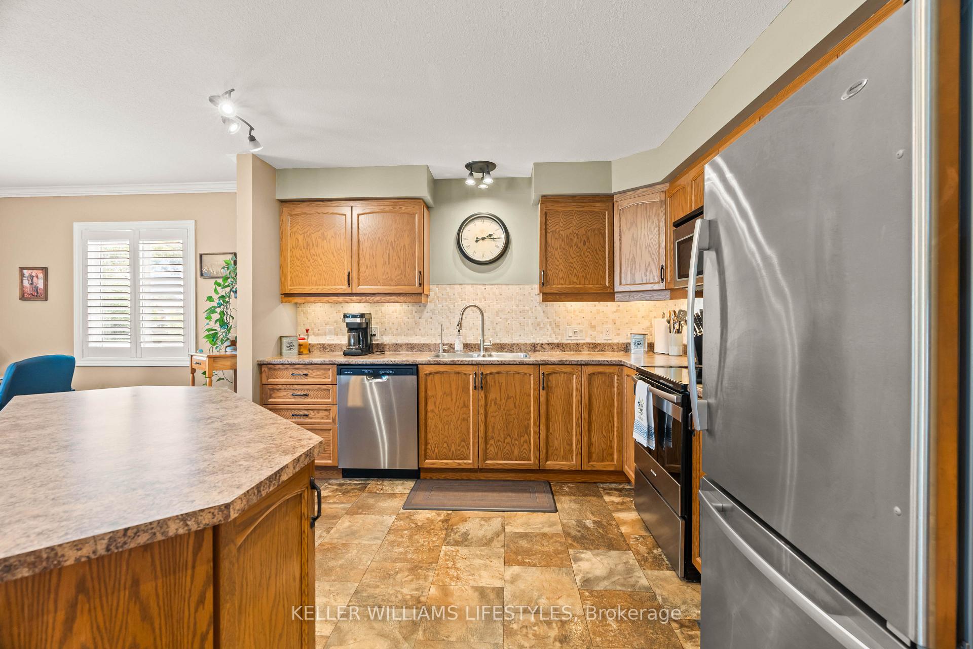 Photo 20 of 32 Bond Street, Strathroy-Caradoc, SE — HOMEH