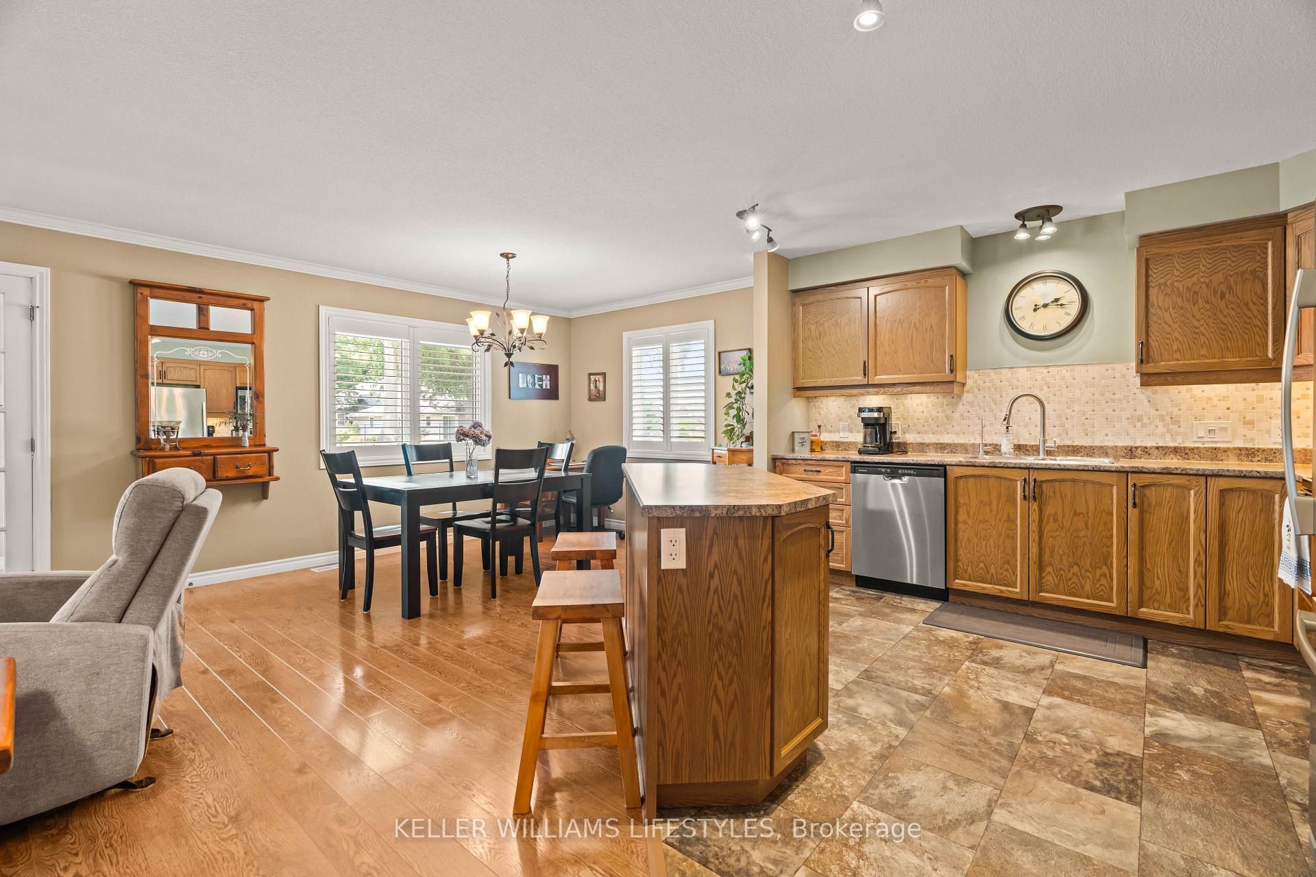 Photo 21 of 32 Bond Street, Strathroy-Caradoc, SE — HOMEH