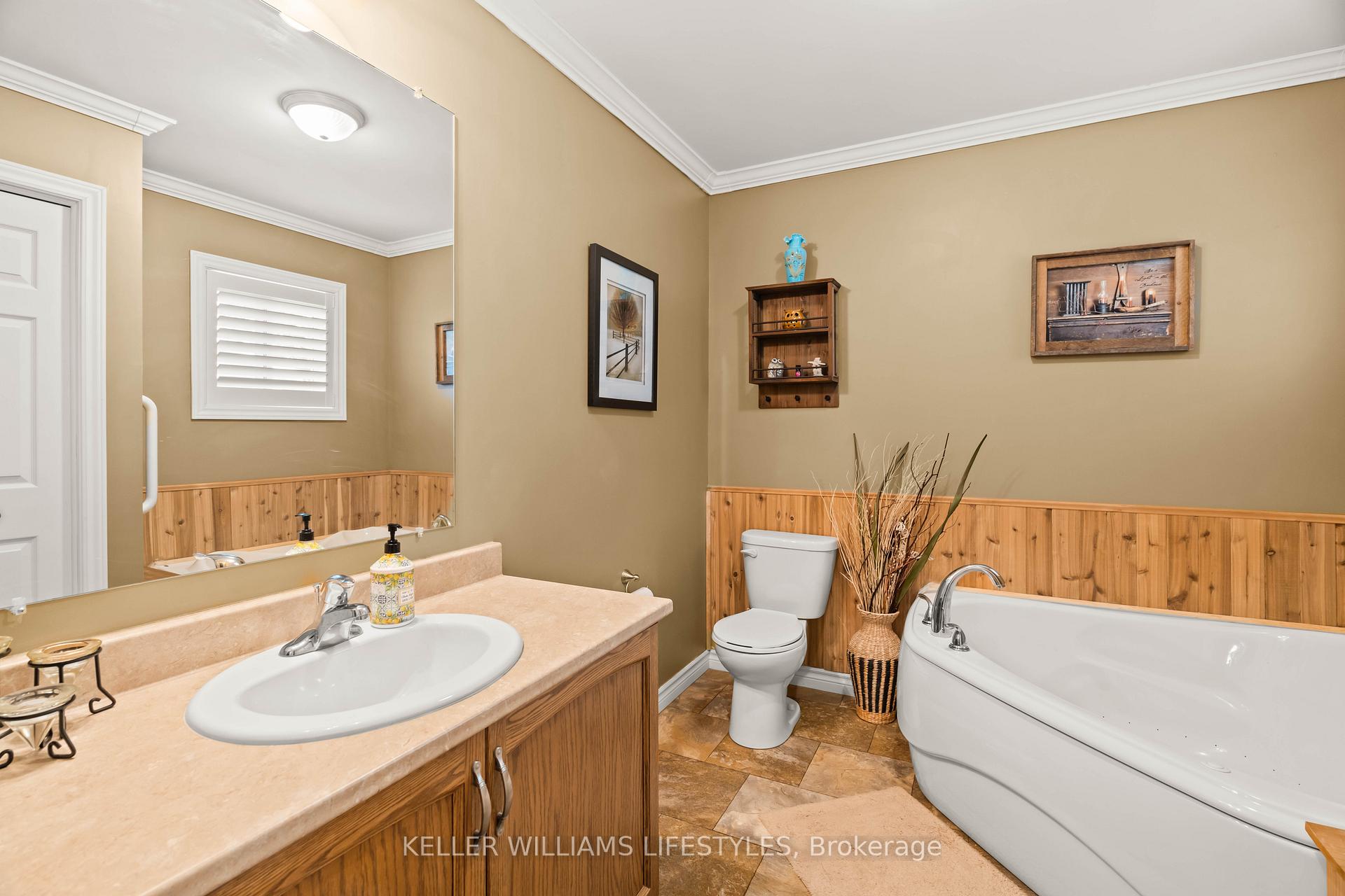 Photo 26 of 32 Bond Street, Strathroy-Caradoc, SE — HOMEH