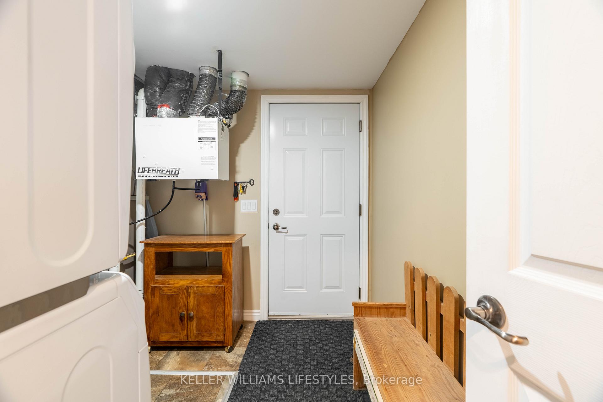 Photo 30 of 32 Bond Street, Strathroy-Caradoc, SE — HOMEH