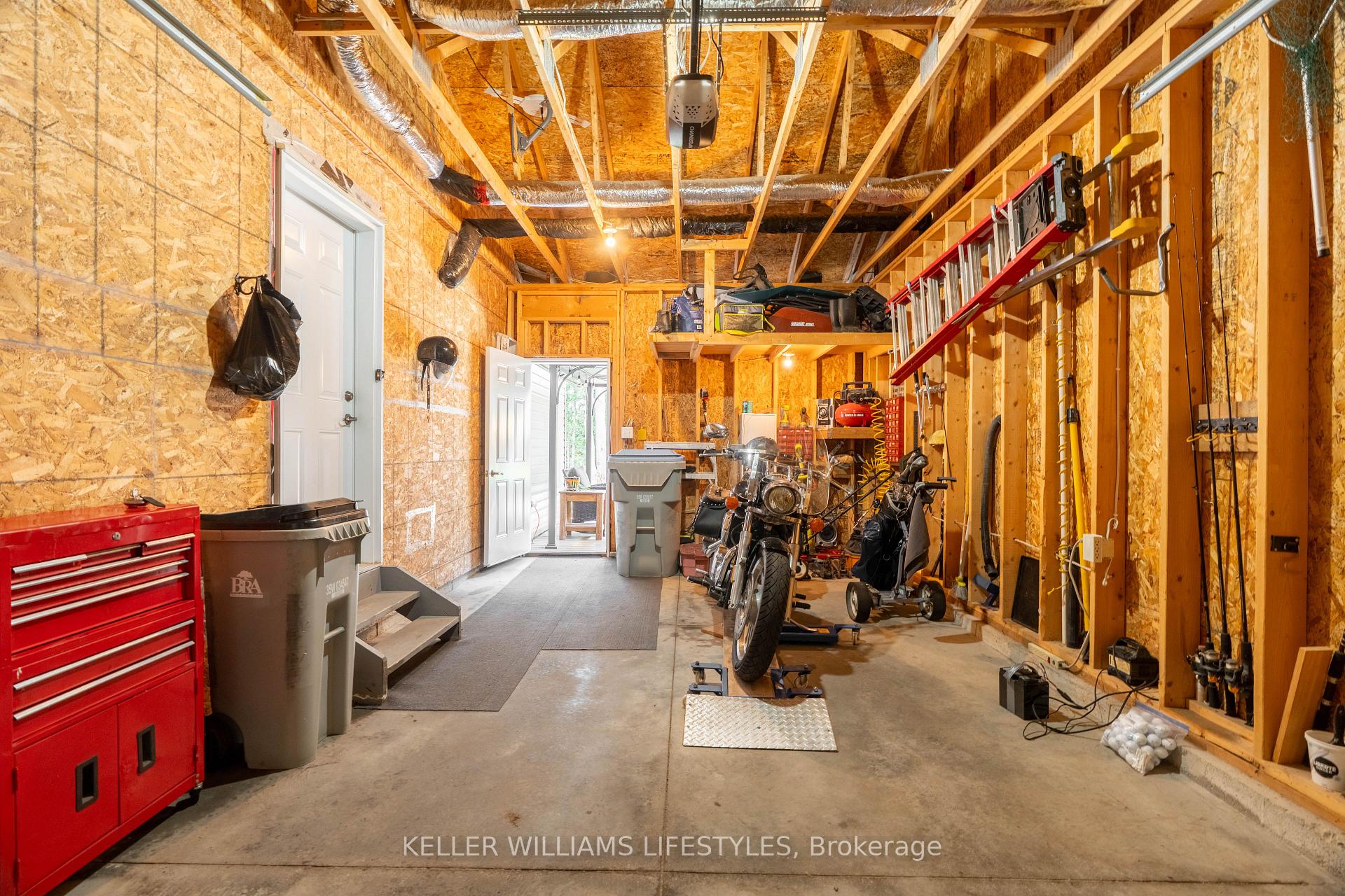 Photo 33 of 32 Bond Street, Strathroy-Caradoc, SE — HOMEH