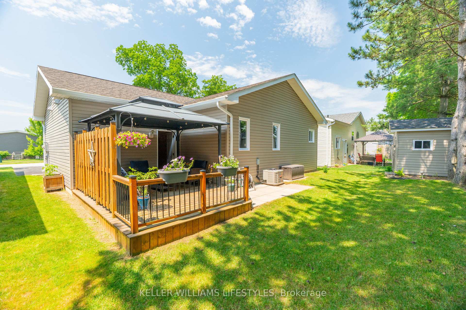 Photo 37 of 32 Bond Street, Strathroy-Caradoc, SE — HOMEH