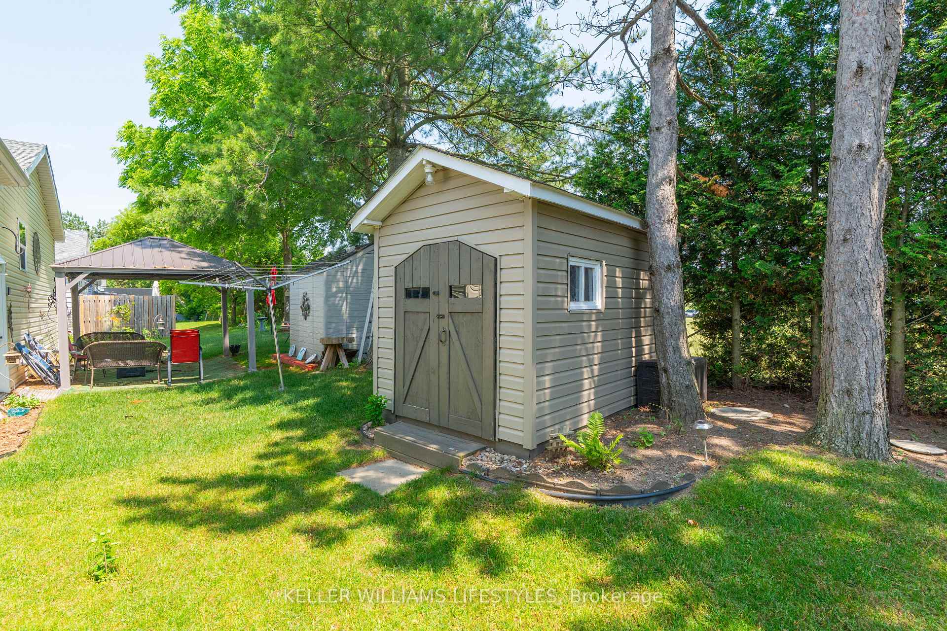 Photo 39 of 32 Bond Street, Strathroy-Caradoc, SE — HOMEH