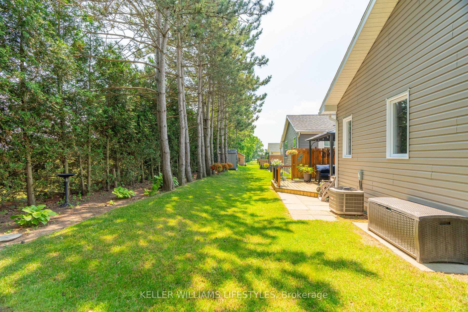 Photo 40 of 32 Bond Street, Strathroy-Caradoc, SE — HOMEH