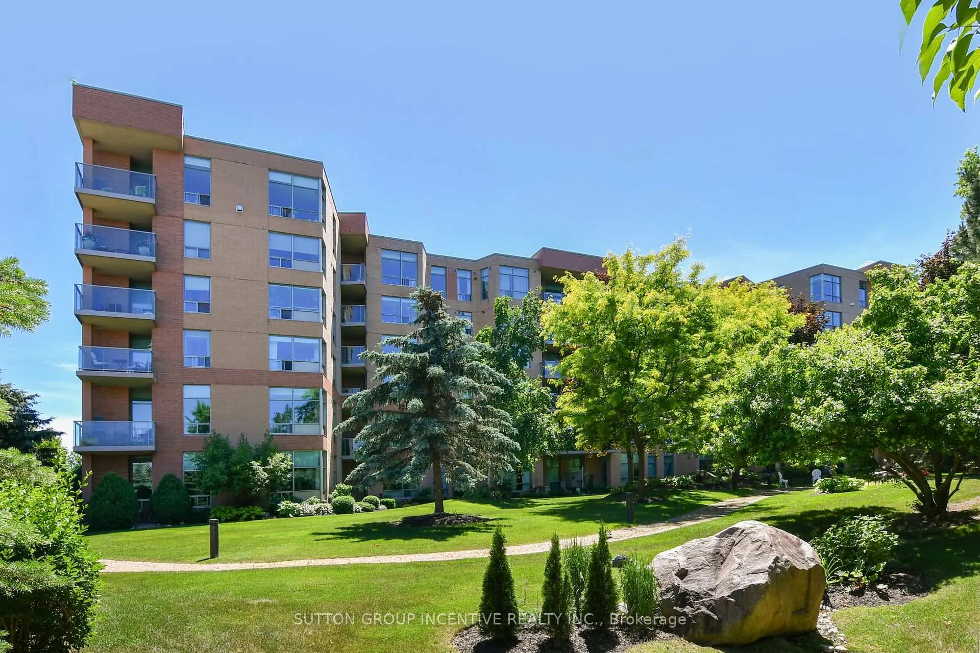 Photo 1 of Unit 311, 4 Briar Hill Heights, New Tecumseth, Rural New Tecumseth — HOMEH