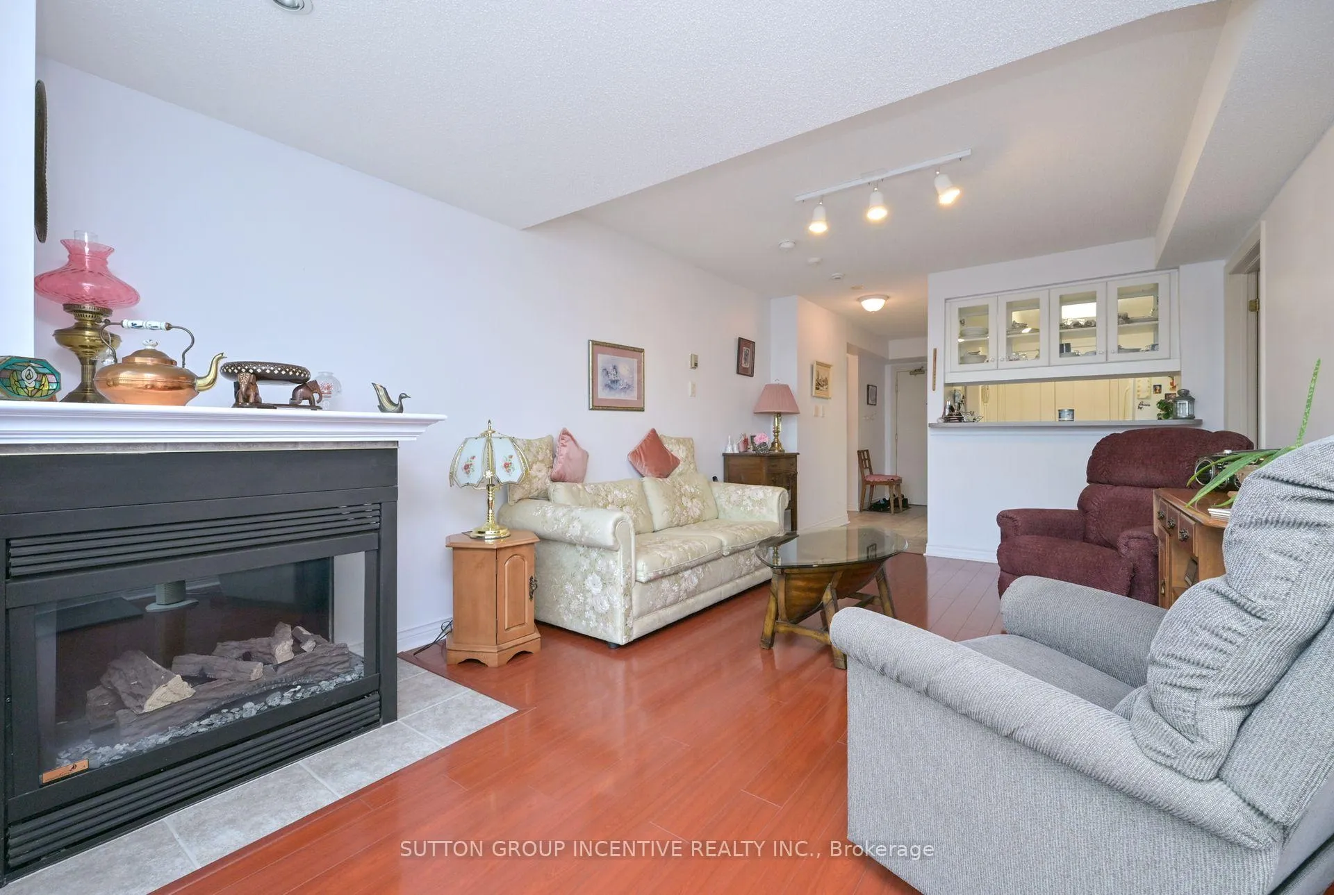 Photo 8 of Unit 311, 4 Briar Hill Heights, New Tecumseth, Rural New Tecumseth — HOMEH