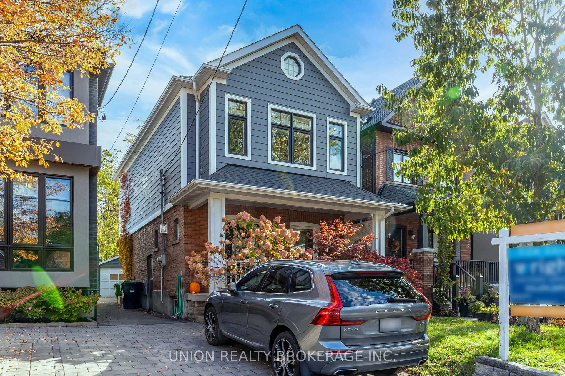 Front of 135 Oak Park Avenue