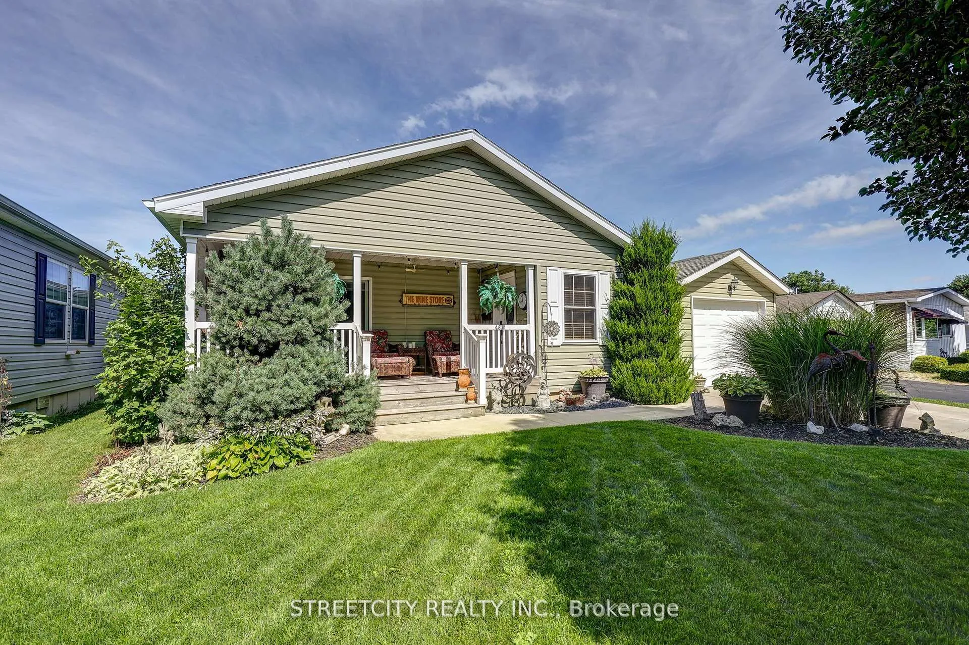 Photo 2 of 481 Richard Crescent, Strathroy-Caradoc, SE — HOMEH