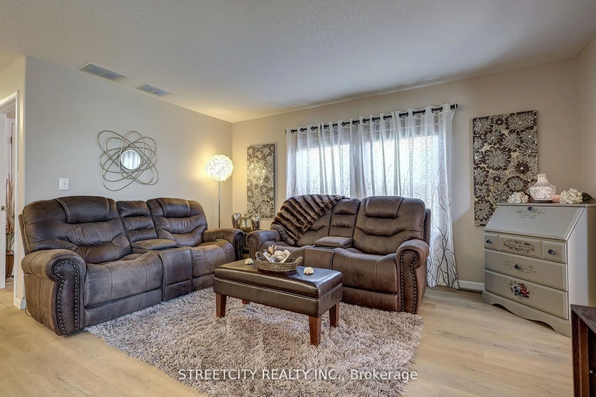 Photo 5 of 481 Richard Crescent, Strathroy-Caradoc, SE — HOMEH