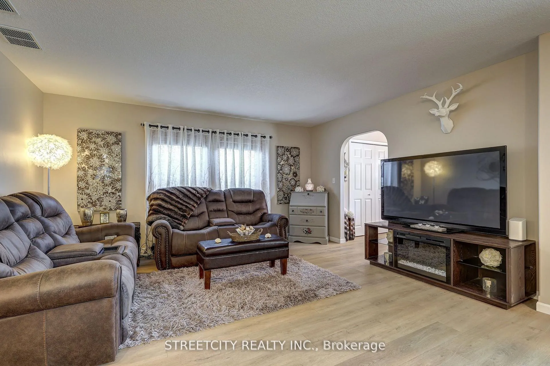Photo 6 of 481 Richard Crescent, Strathroy-Caradoc, SE — HOMEH