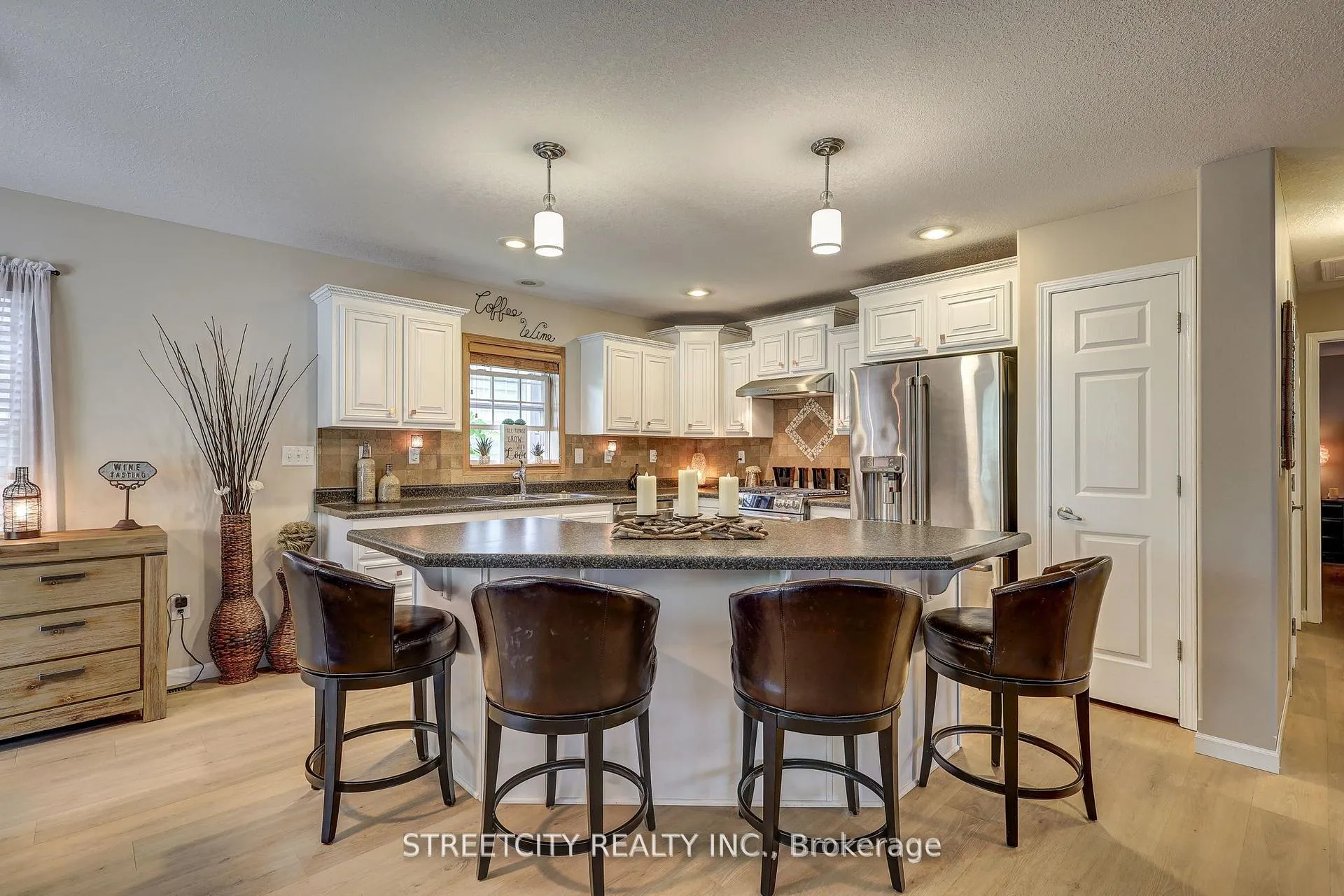 Photo 10 of 481 Richard Crescent, Strathroy-Caradoc, SE — HOMEH