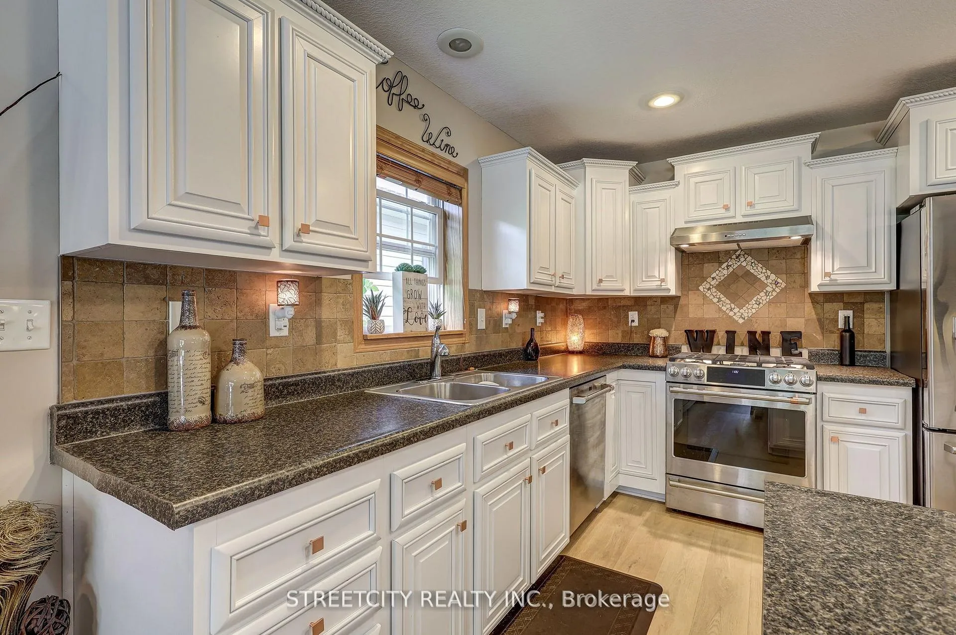 Photo 12 of 481 Richard Crescent, Strathroy-Caradoc, SE — HOMEH