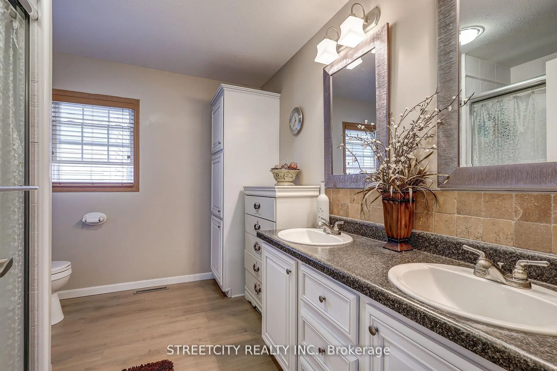 Photo 24 of 481 Richard Crescent, Strathroy-Caradoc, SE — HOMEH
