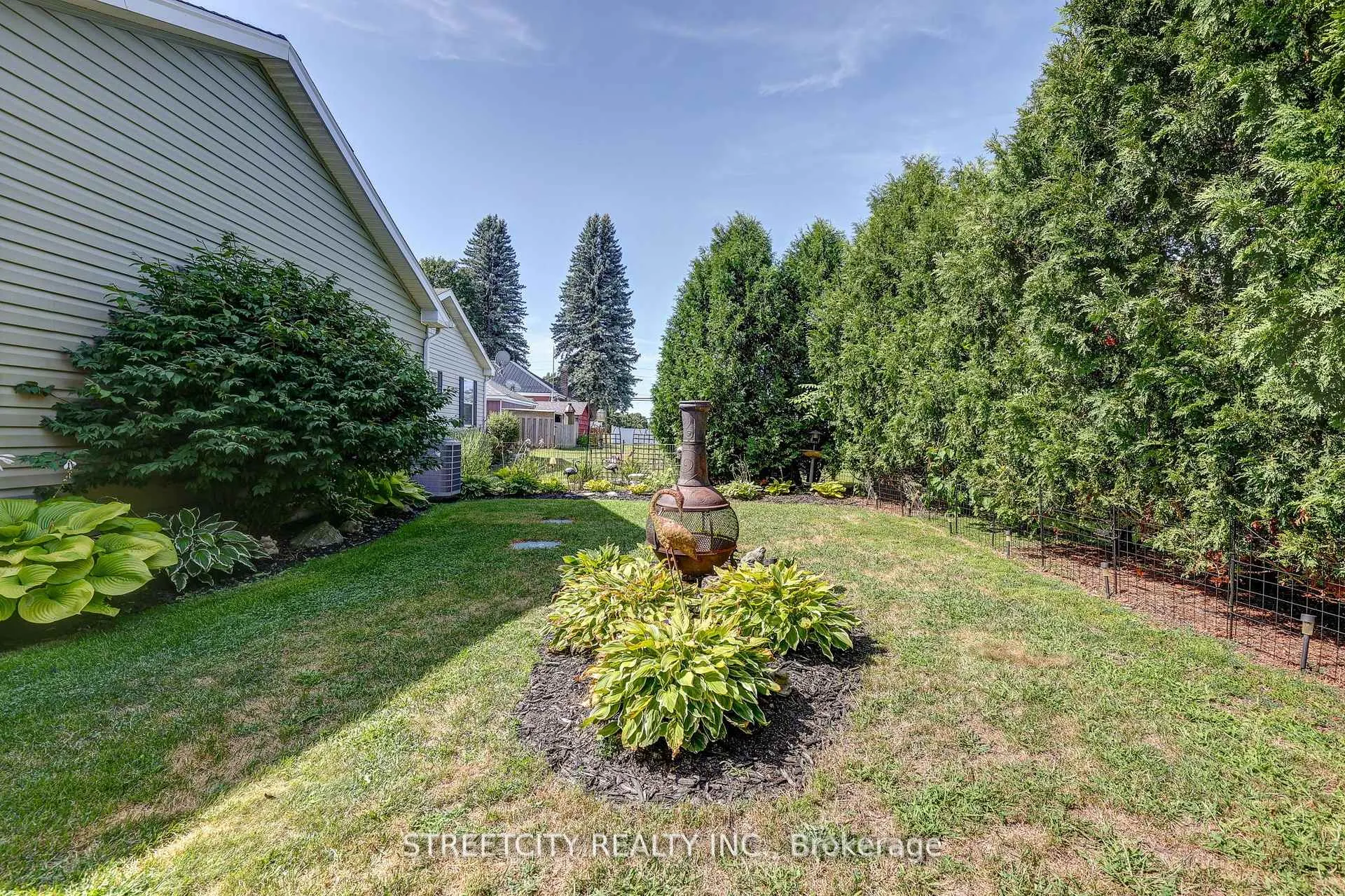 Photo 28 of 481 Richard Crescent, Strathroy-Caradoc, SE — HOMEH