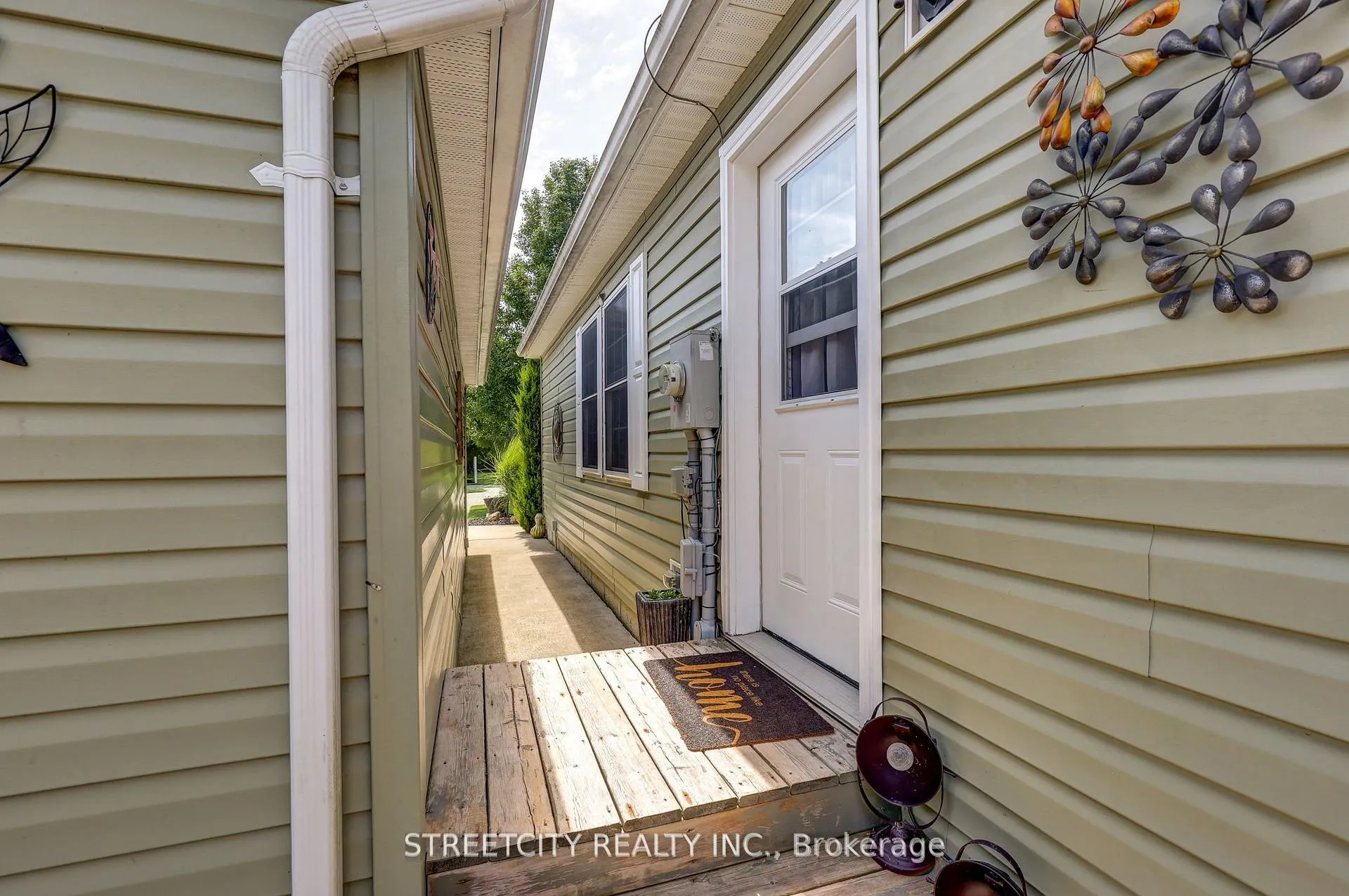 Photo 37 of 481 Richard Crescent, Strathroy-Caradoc, SE — HOMEH