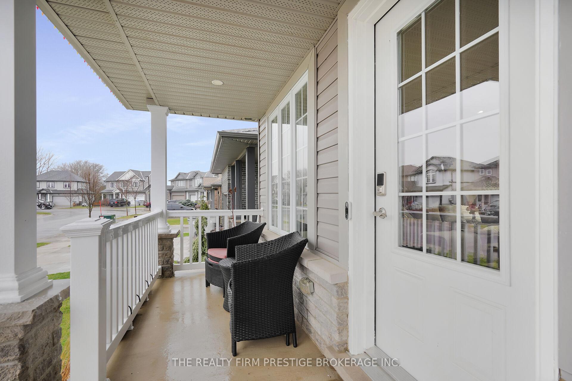 Photo 2 of 27 Willis Avenue, Strathroy-Caradoc, SE — HOMEH