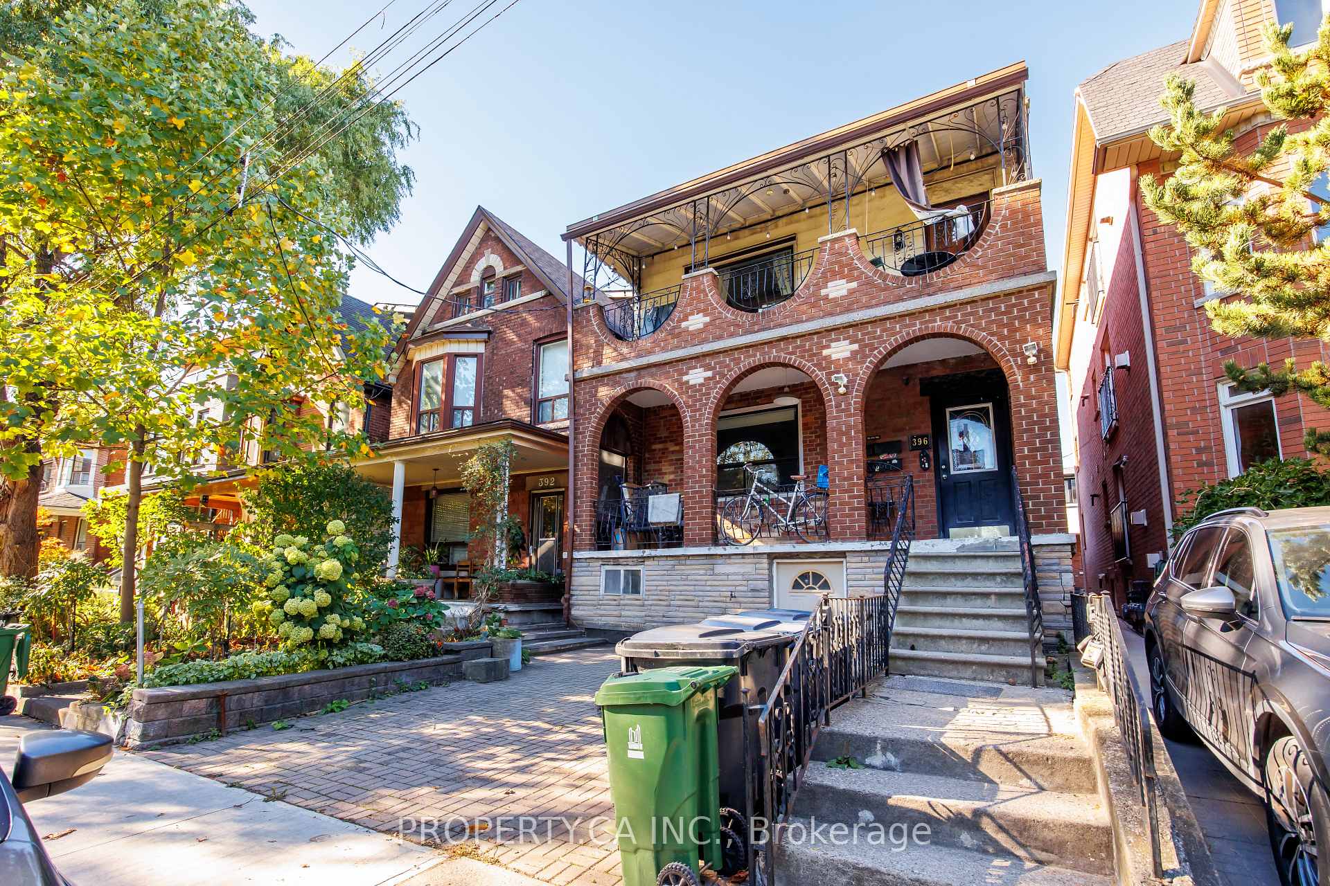 Front of 396 Roxton Road