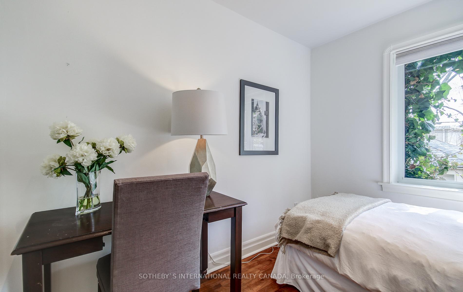 Photo 20 of 19 Southvale Drive, Toronto, Leaside — HOMEH