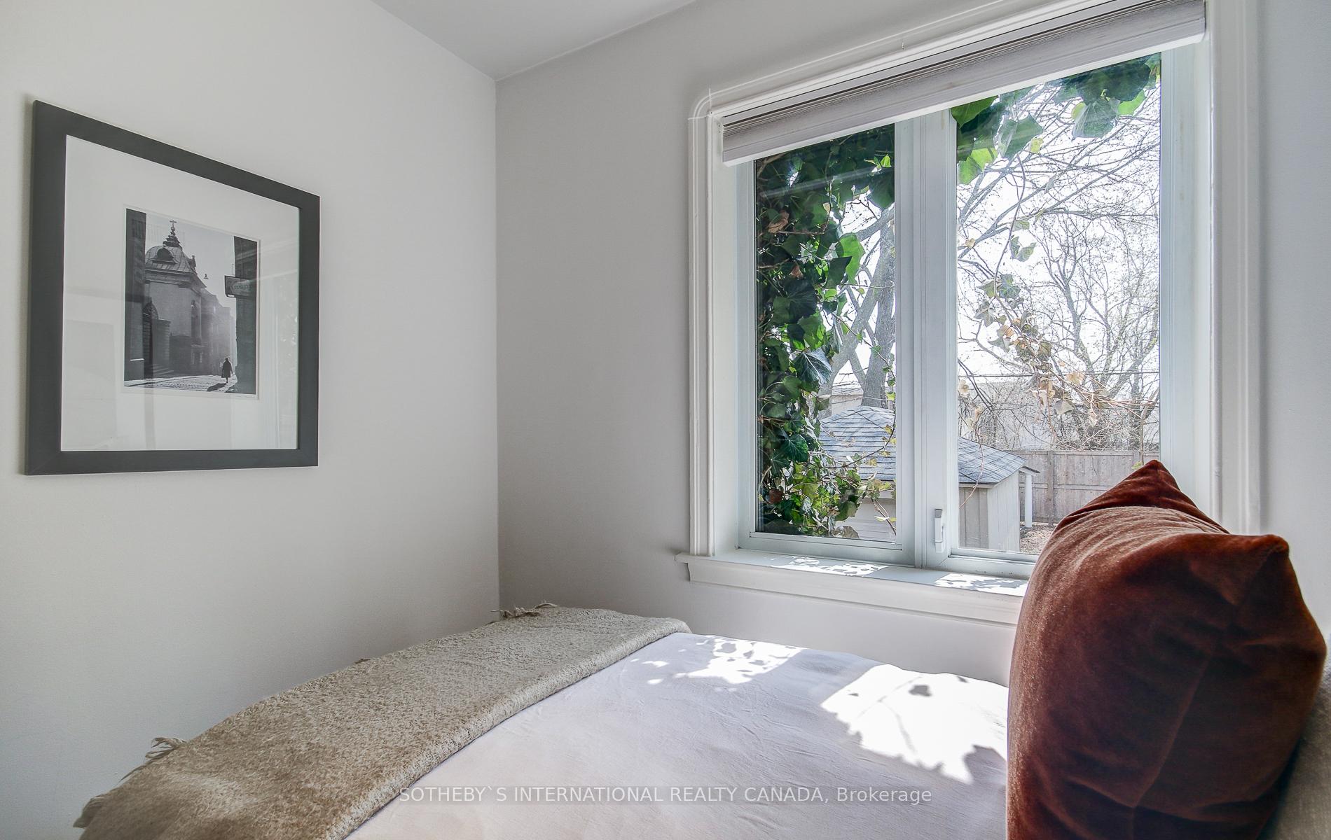 Photo 21 of 19 Southvale Drive, Toronto, Leaside — HOMEH
