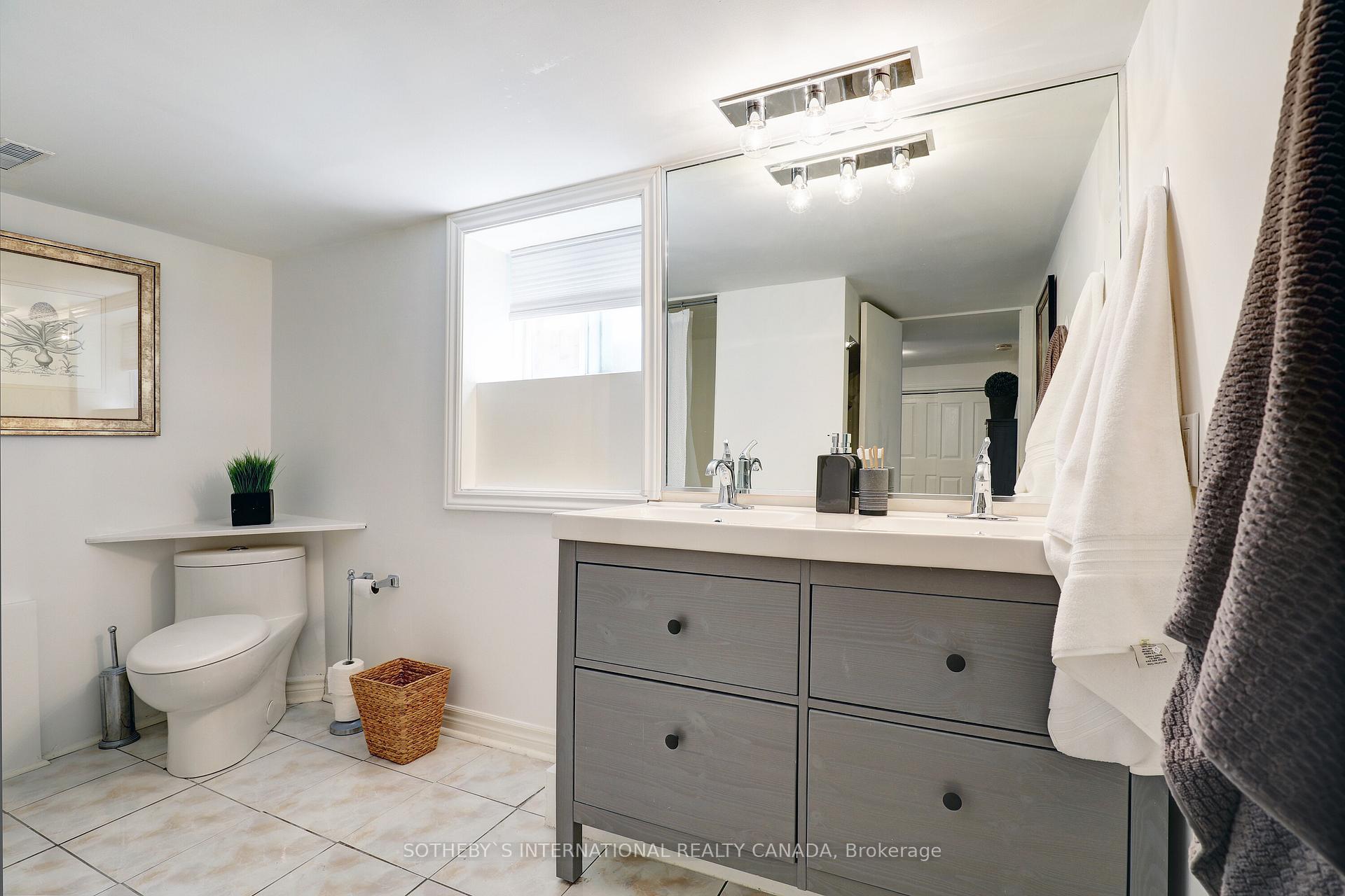 Photo 25 of 19 Southvale Drive, Toronto, Leaside — HOMEH