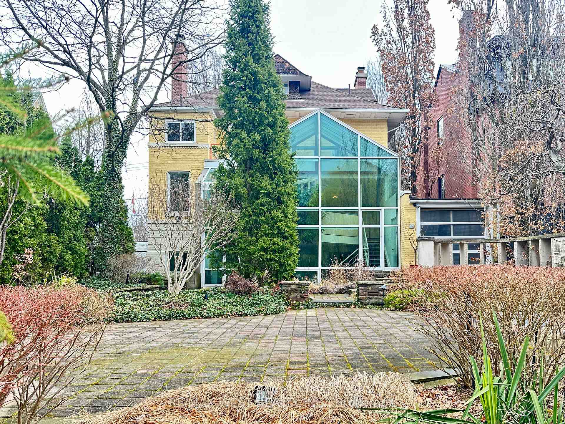 Photo 17 of 23 South Drive, Toronto, Rosedale-Moore Park — HOMEH