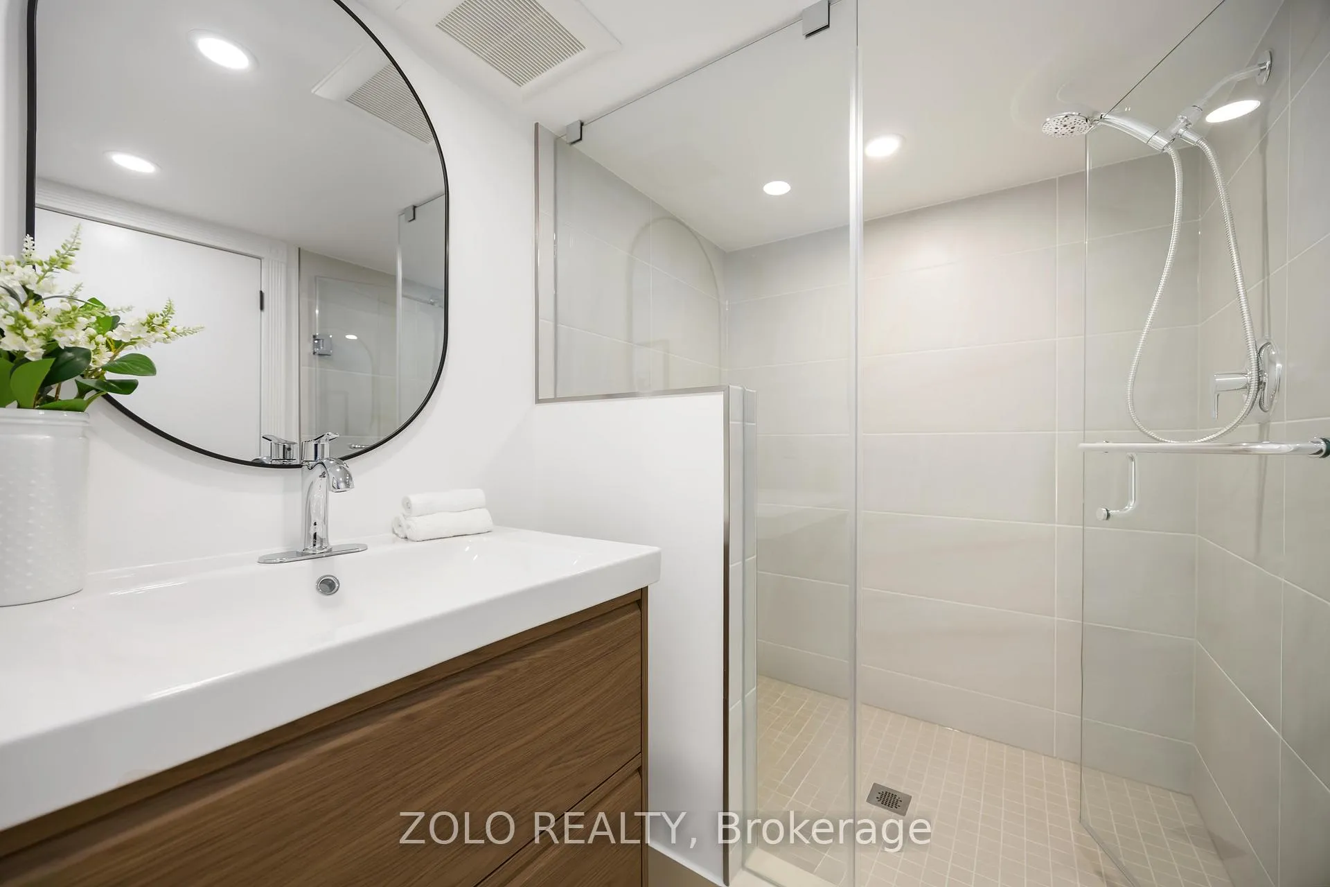 Photo 15 of 24 Poucher Street, Toronto, Blake-Jones — HOMEH