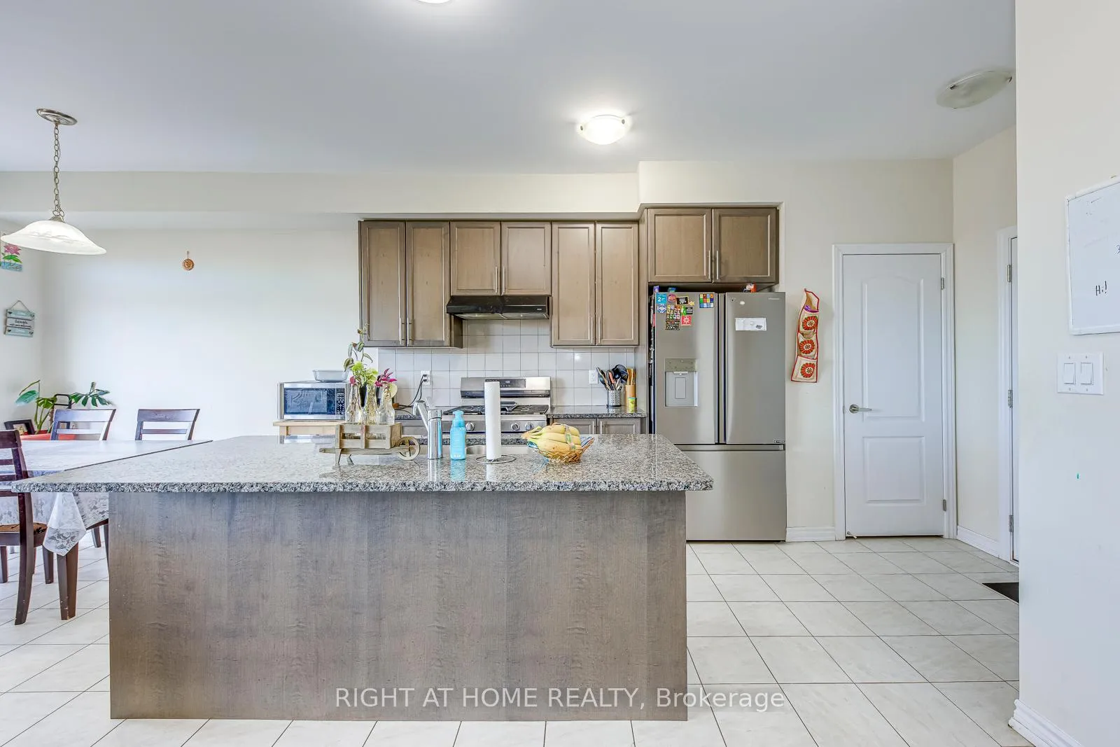 Photo 5 of 91 Vanilla Trail, Thorold, Rolling Meadows — HOMEH