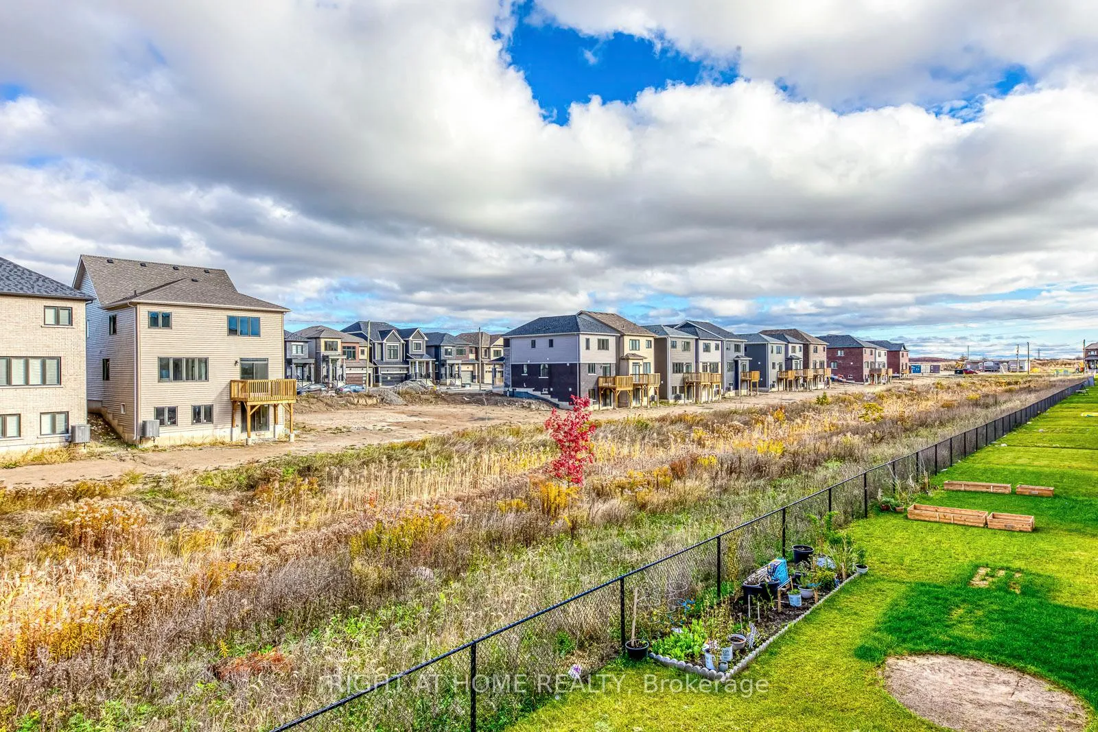 Photo 8 of 91 Vanilla Trail, Thorold, Rolling Meadows — HOMEH