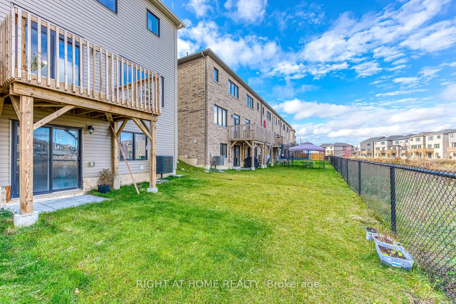 Photo 25 of 91 Vanilla Trail, Thorold, Rolling Meadows — HOMEH