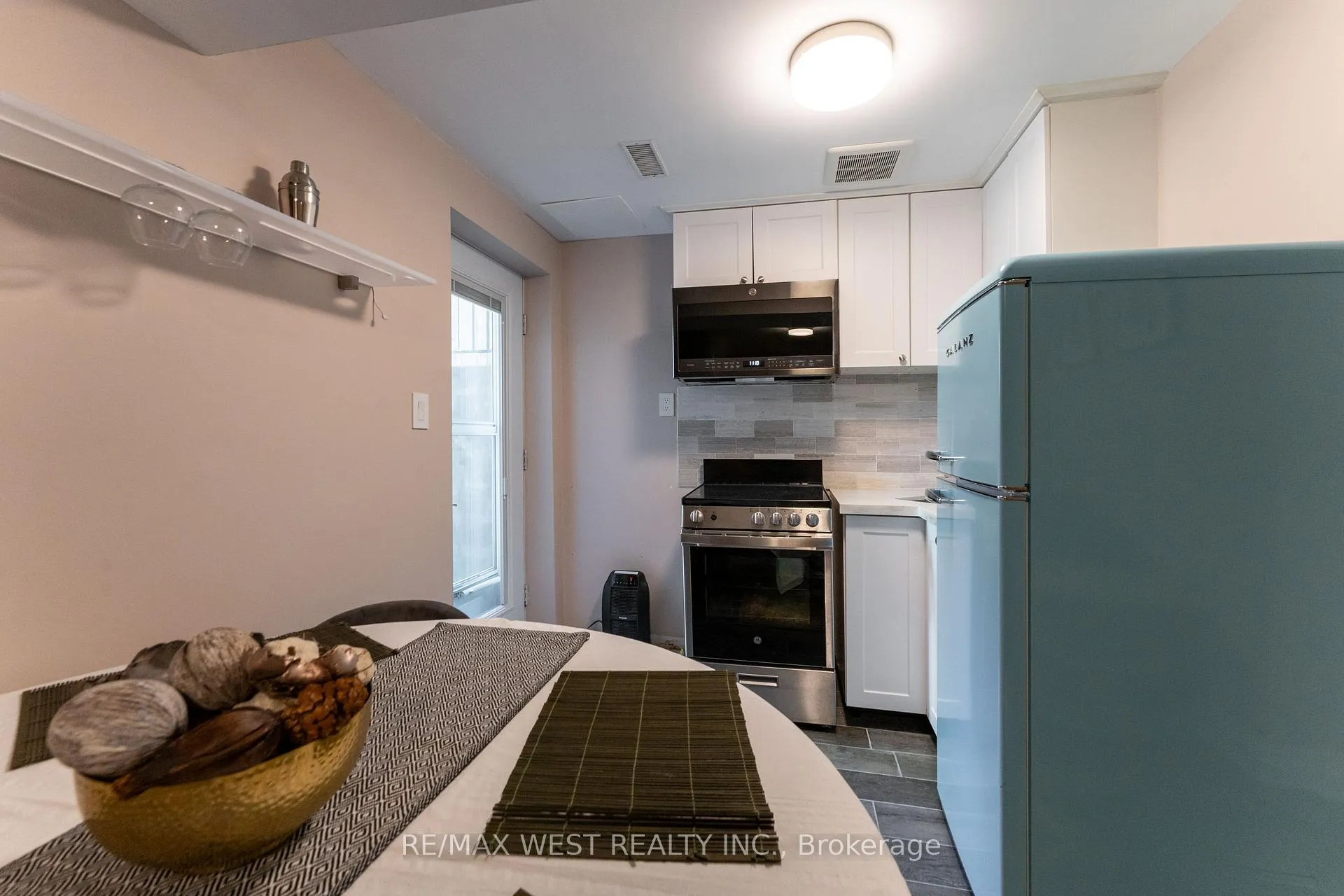 Photo 2 of 180 Holborne Avenue, Toronto, Woodbine-Lumsden — HOMEH