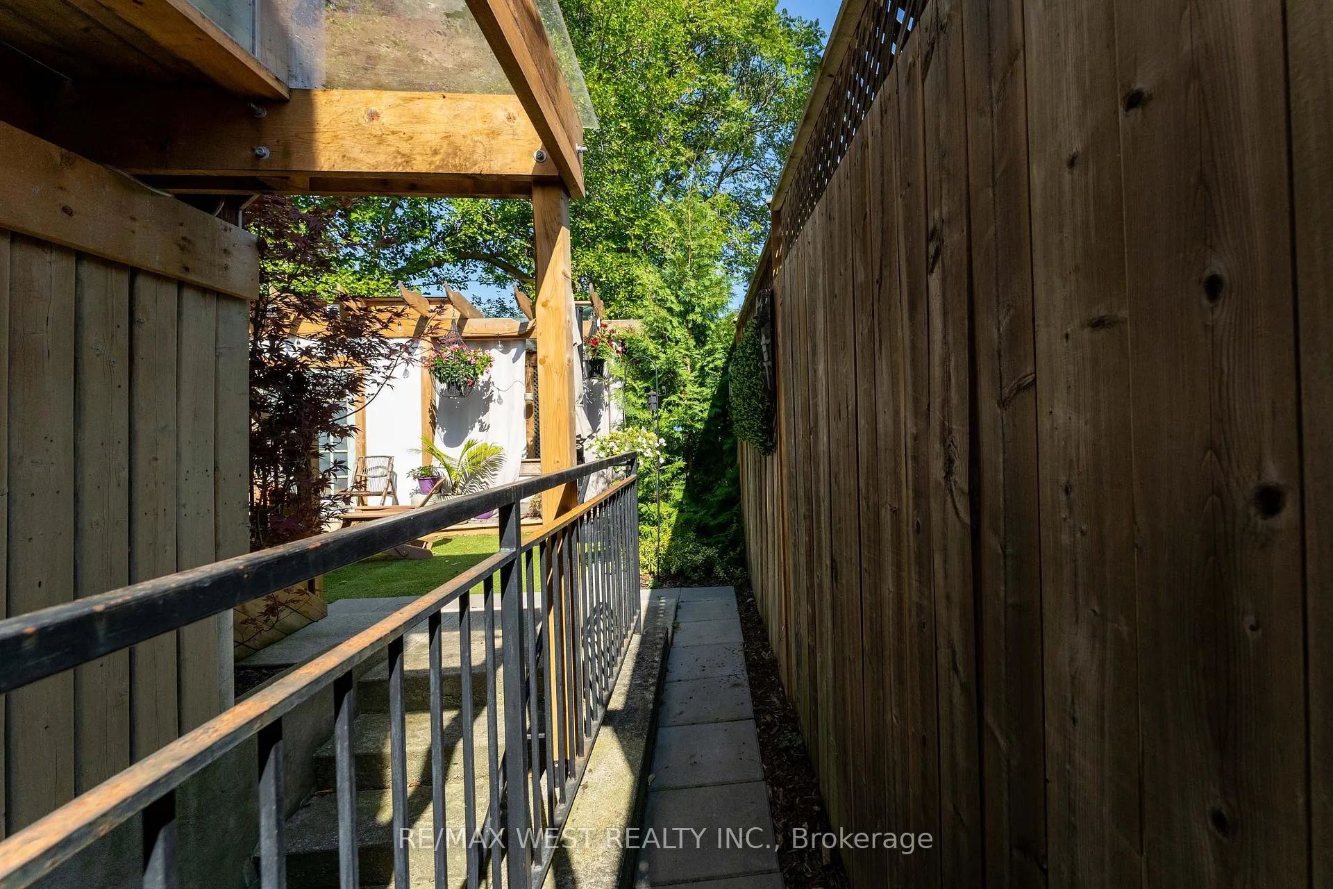 Photo 13 of 180 Holborne Avenue, Toronto, Woodbine-Lumsden — HOMEH
