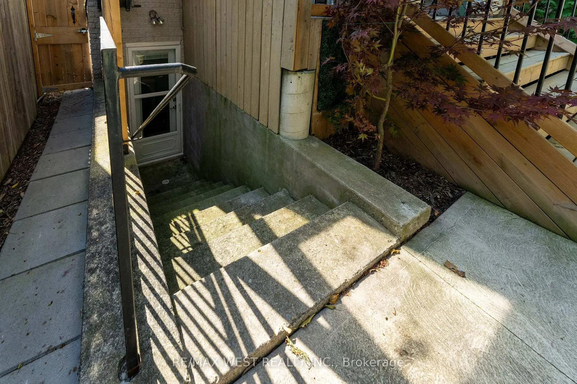 Photo 14 of 180 Holborne Avenue, Toronto, Woodbine-Lumsden — HOMEH