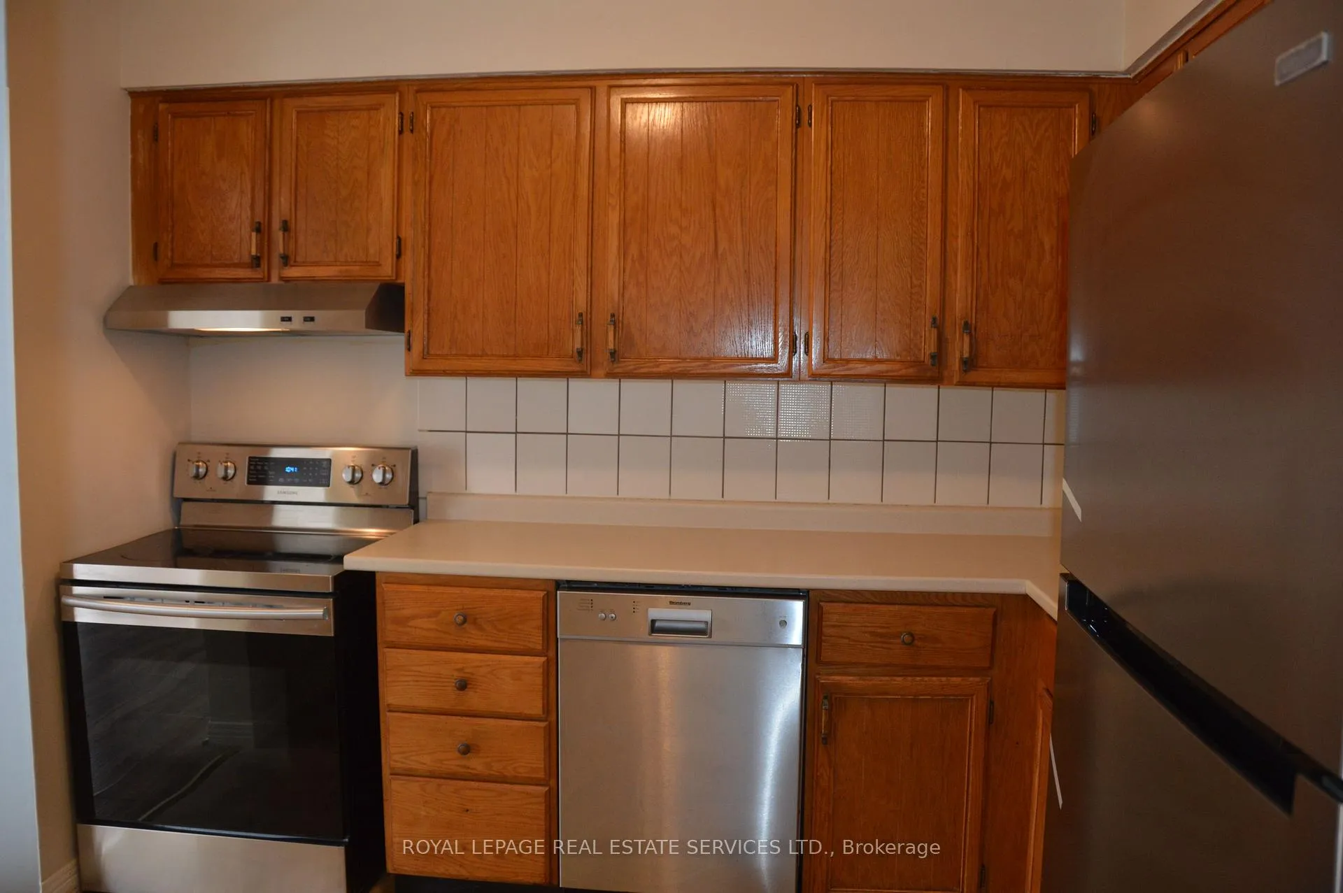 Photo 5 of Unit 24, 280 Limeridge Road E, Hamilton, Bruleville — HOMEH